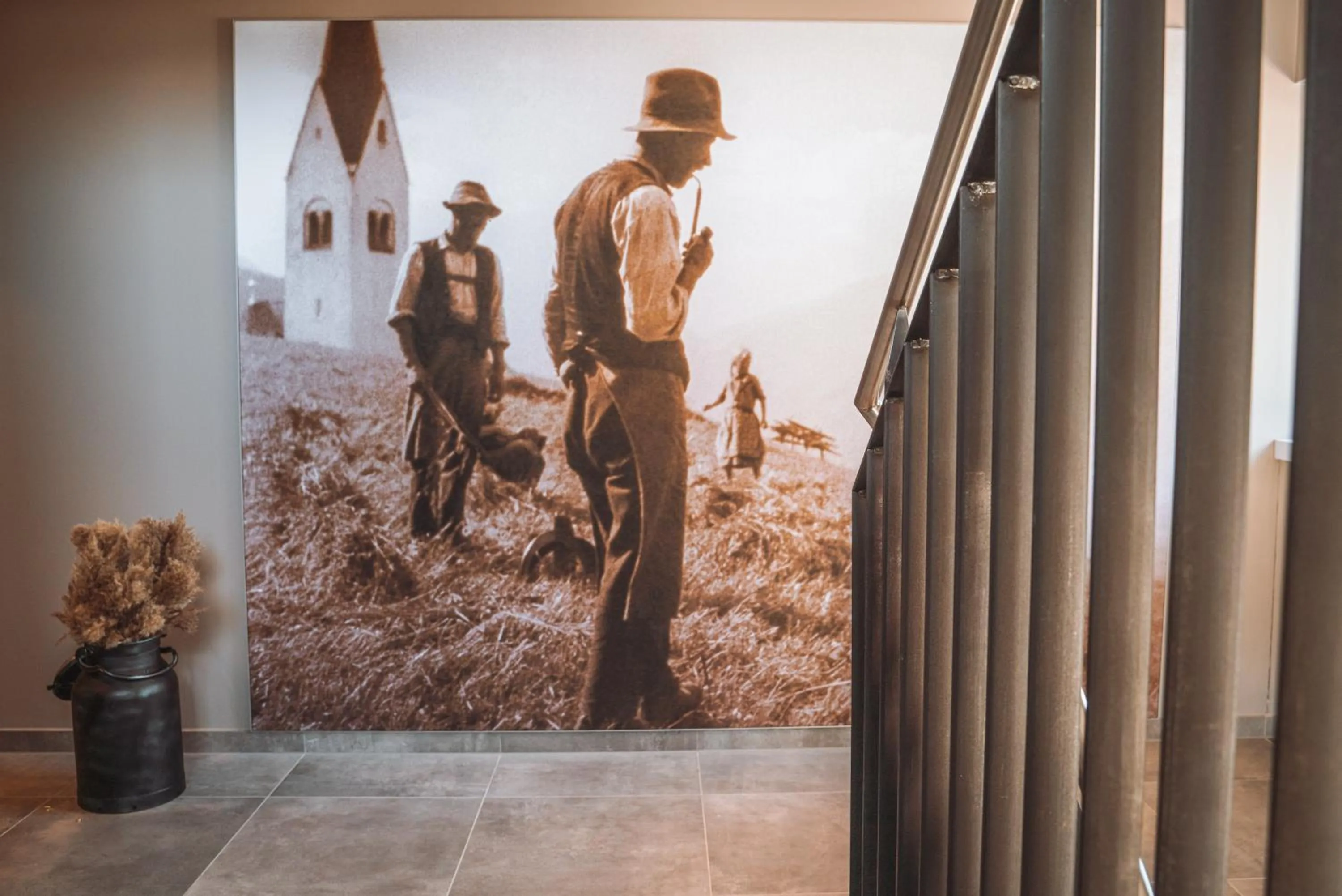 Decorative detail in Mountainview Apartments