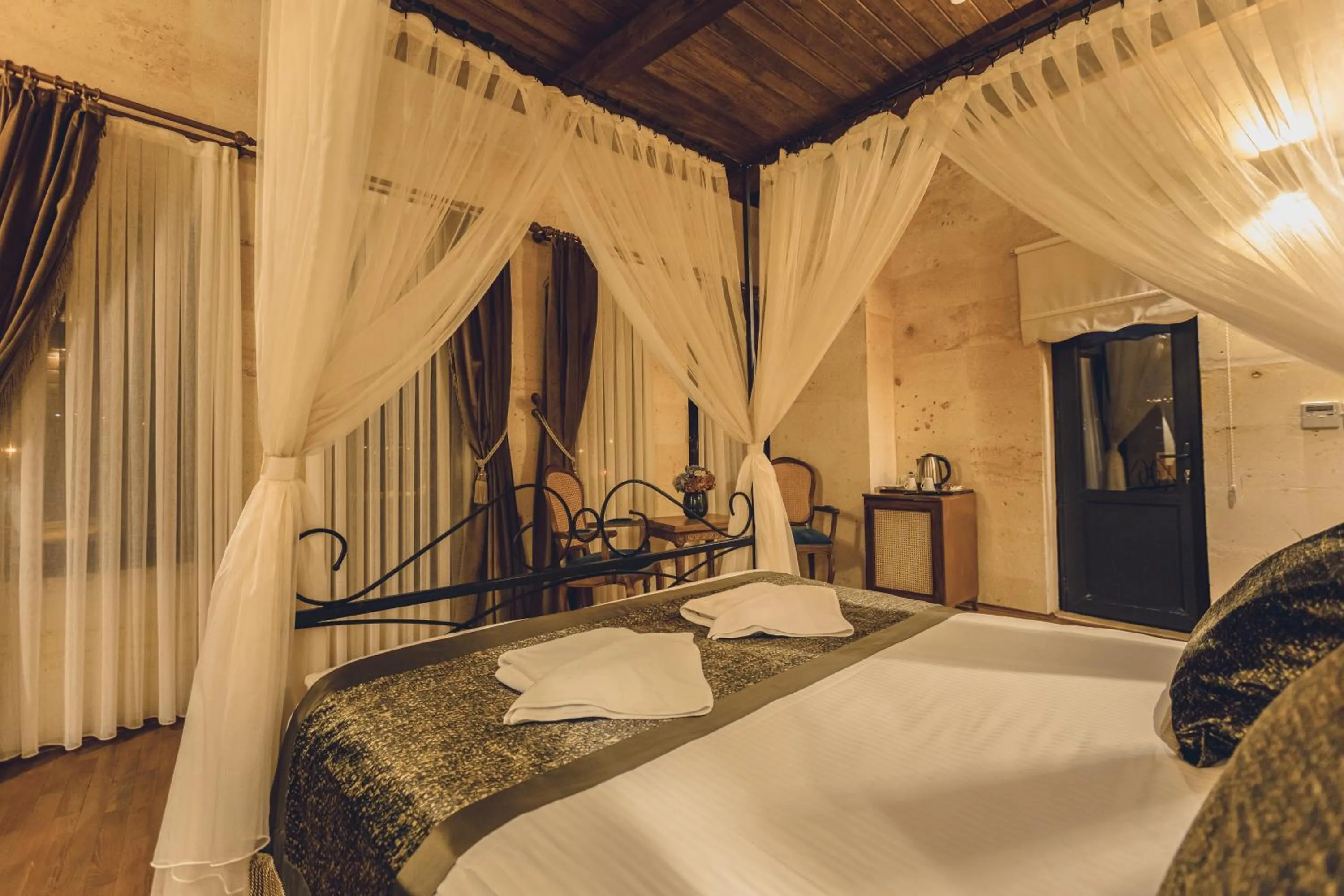 Photo of the whole room, Bed in Sobek Stone House Cappadocia