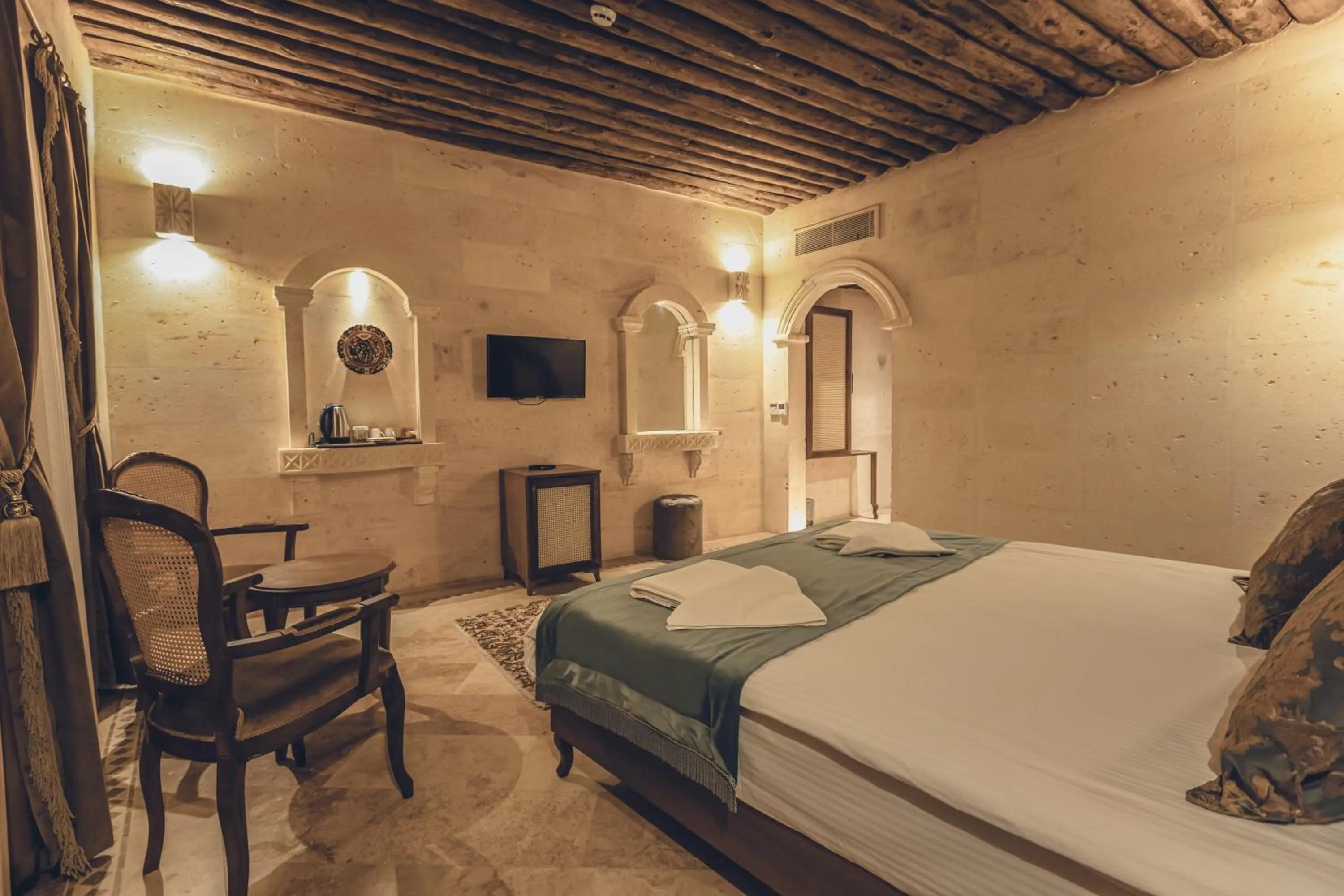 Photo of the whole room, Bed in Sobek Stone House Cappadocia