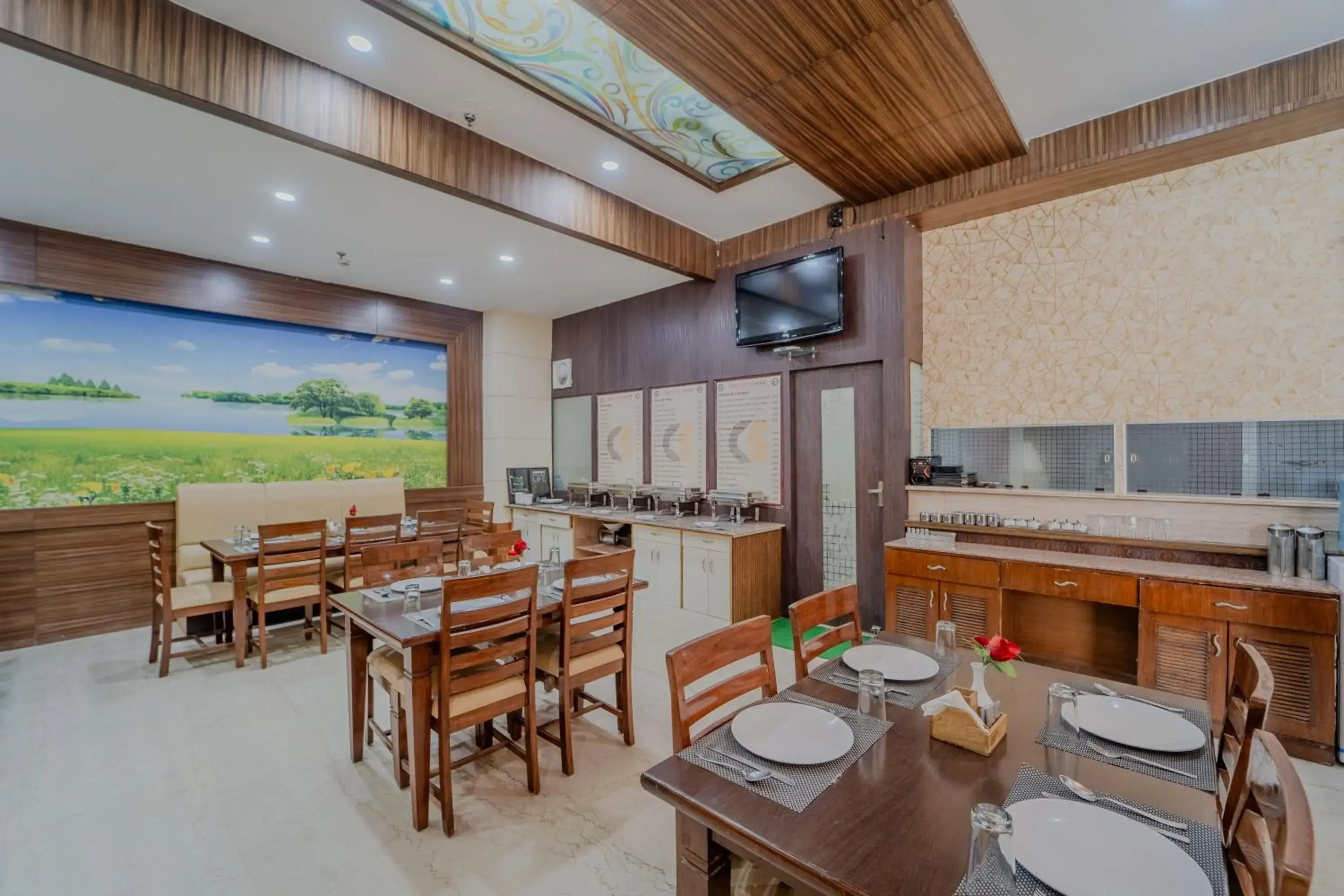 Restaurant/places to eat in Hotel City Square By KeyMagics Restaurant/places to eat in Hotel City Square By KeyMagics