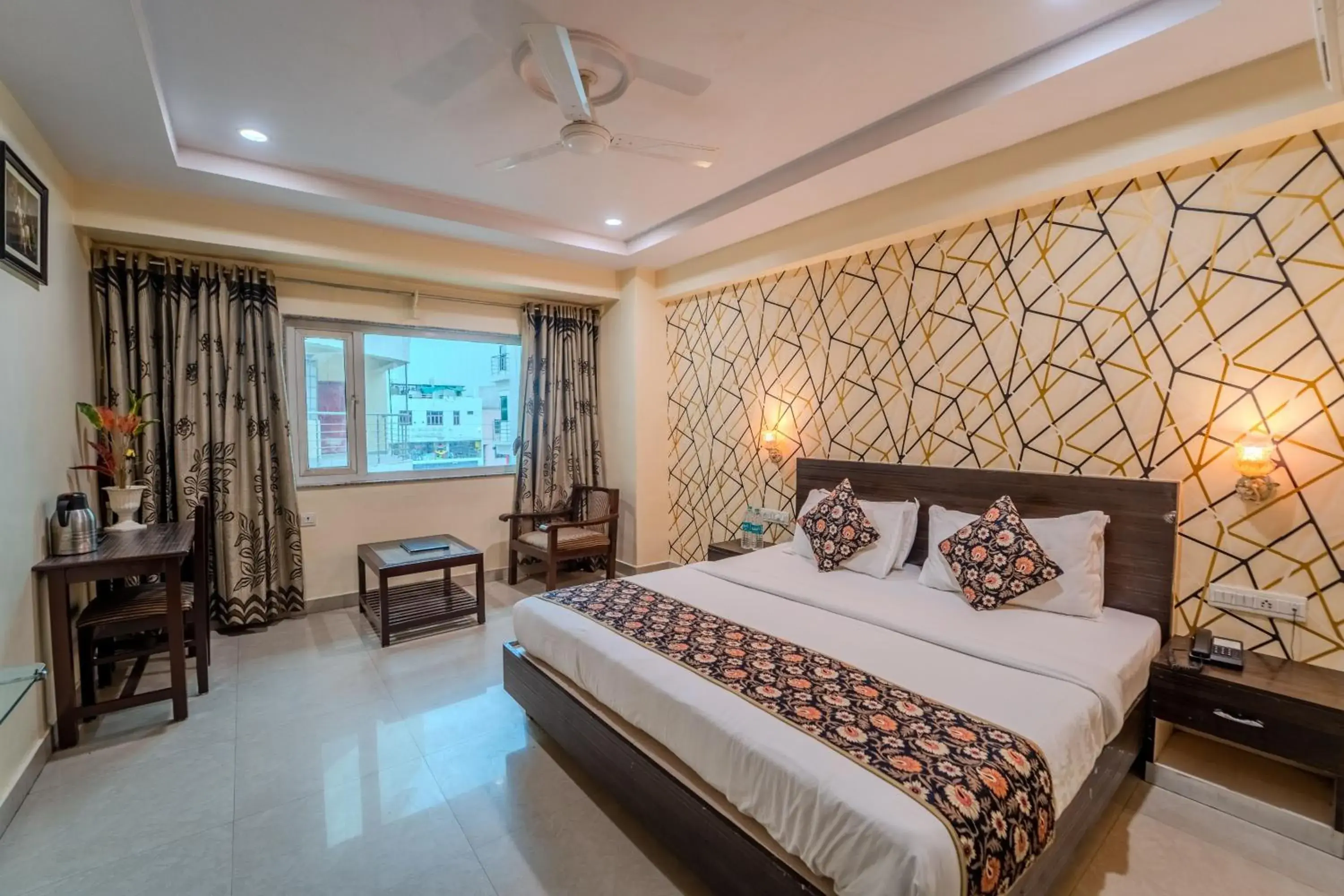 Superior Double Room in Hotel City Square By KeyMagics Superior Double Room in Hotel City Square By KeyMagics