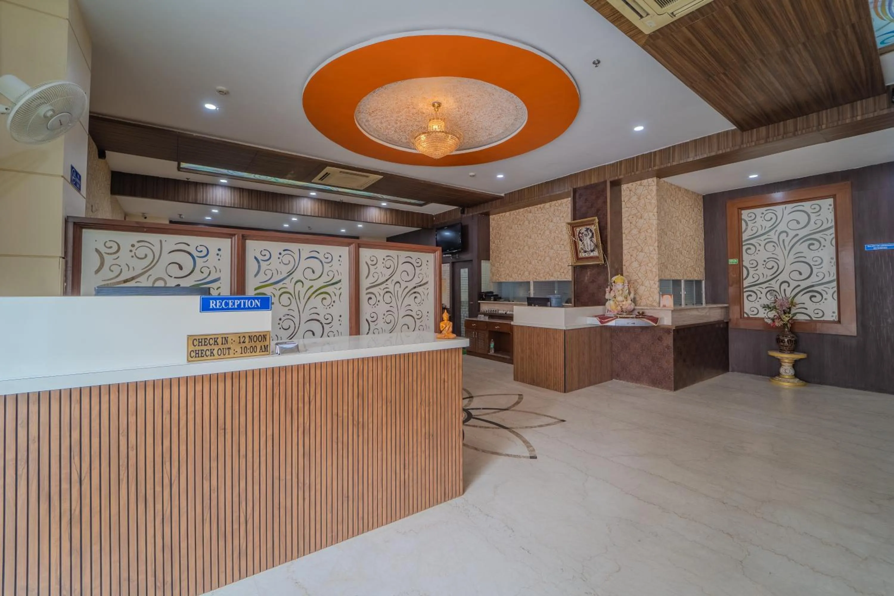 Lobby or reception in Hotel City Square By KeyMagics