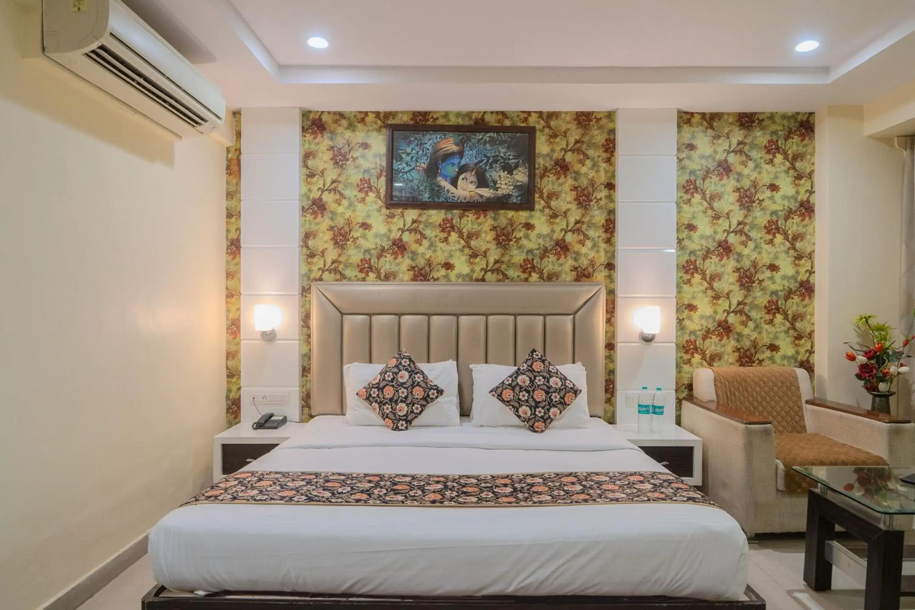 Bed in Hotel City Square By KeyMagics Bed in Hotel City Square By KeyMagics