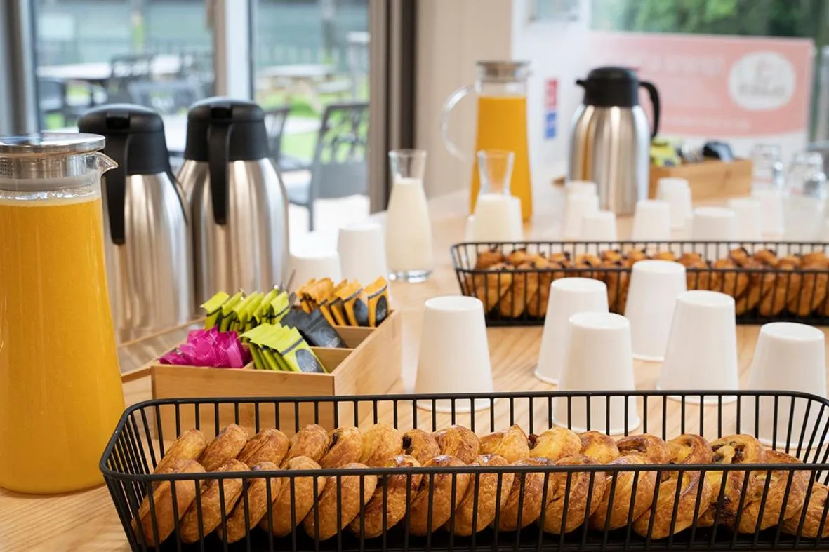 Continental breakfast in La Résidence du Parc d'Olhain