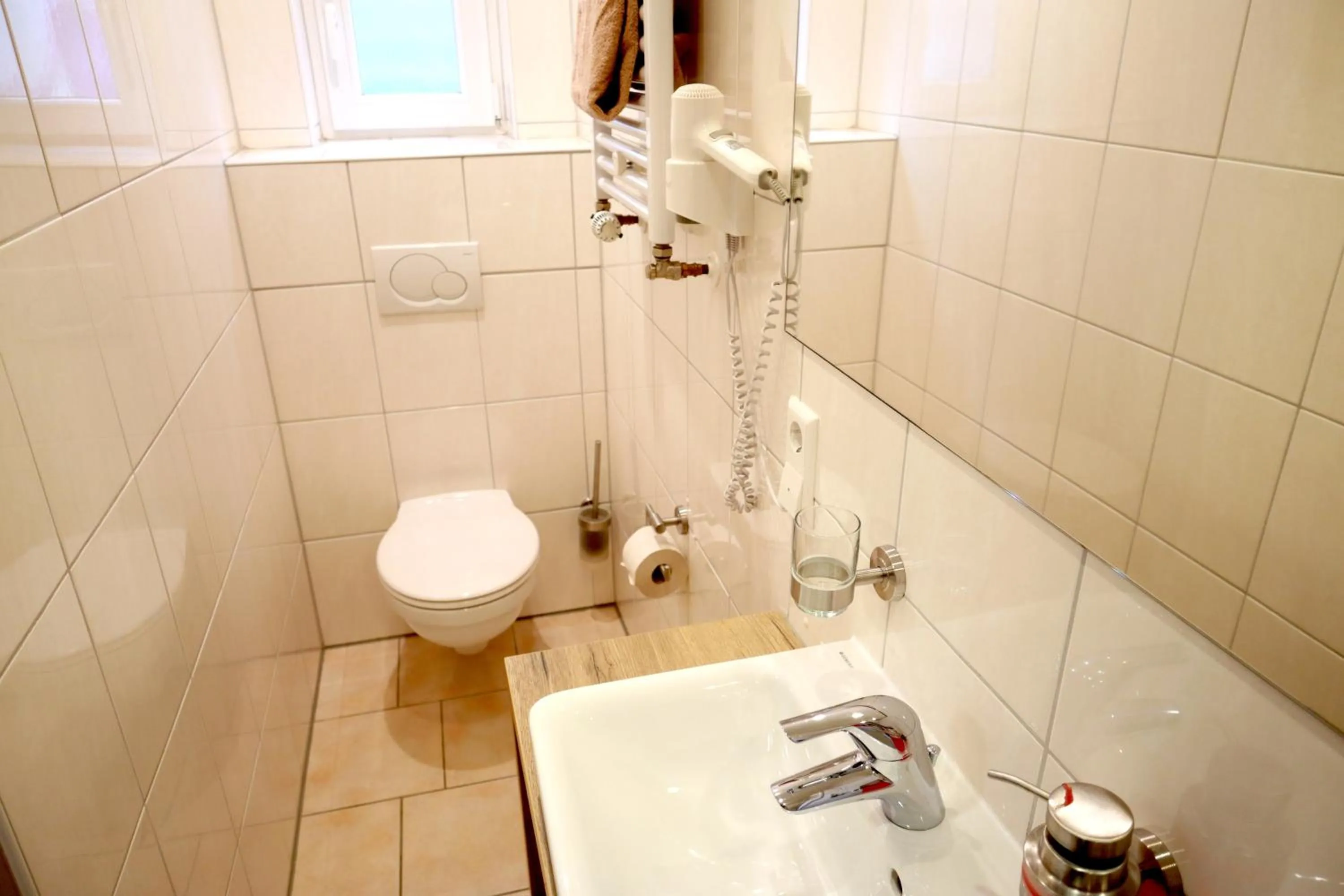 Toilet in Weinhaus Gräfen