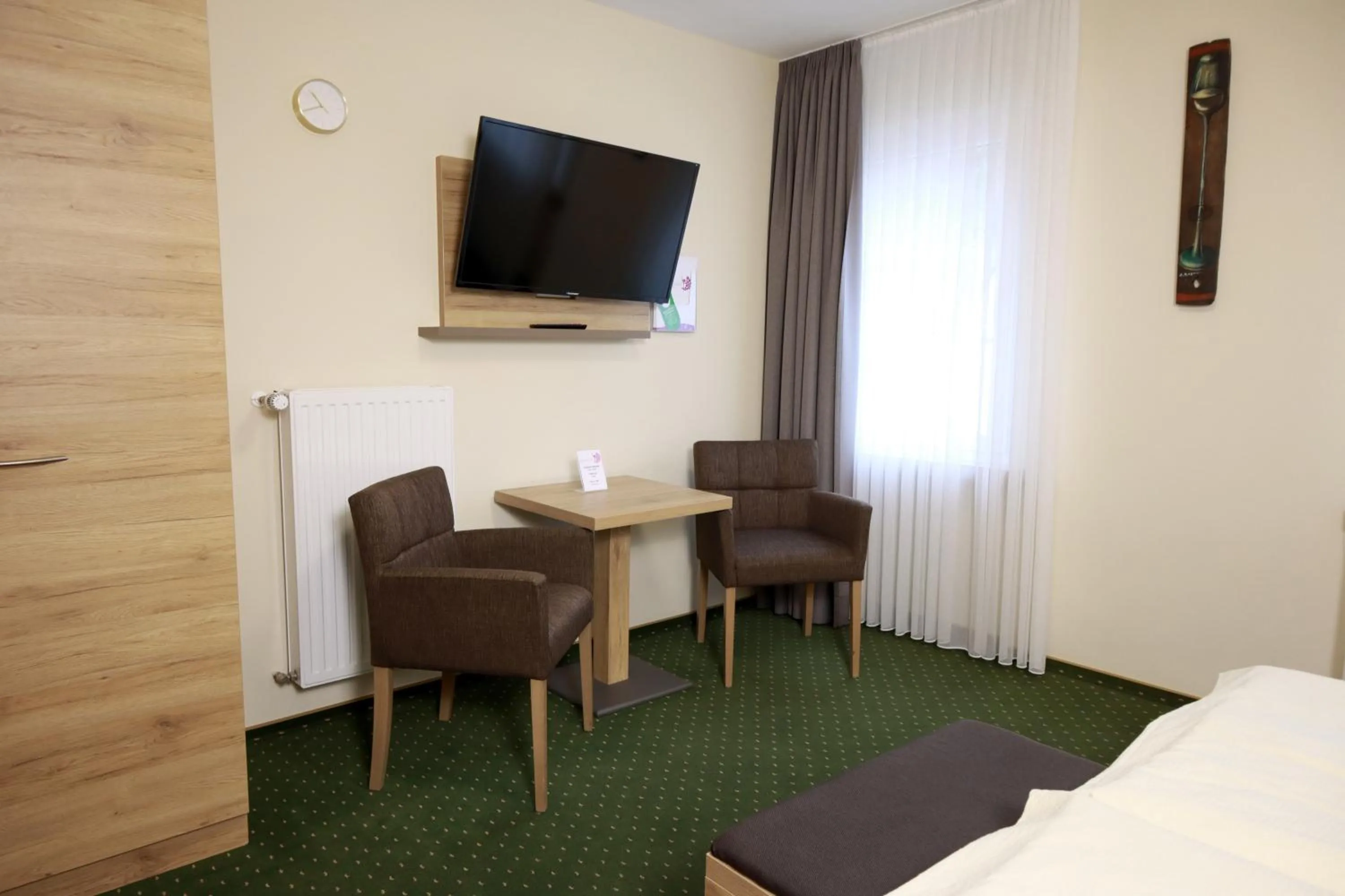 TV and multimedia, Bed in Weinhaus Gräfen