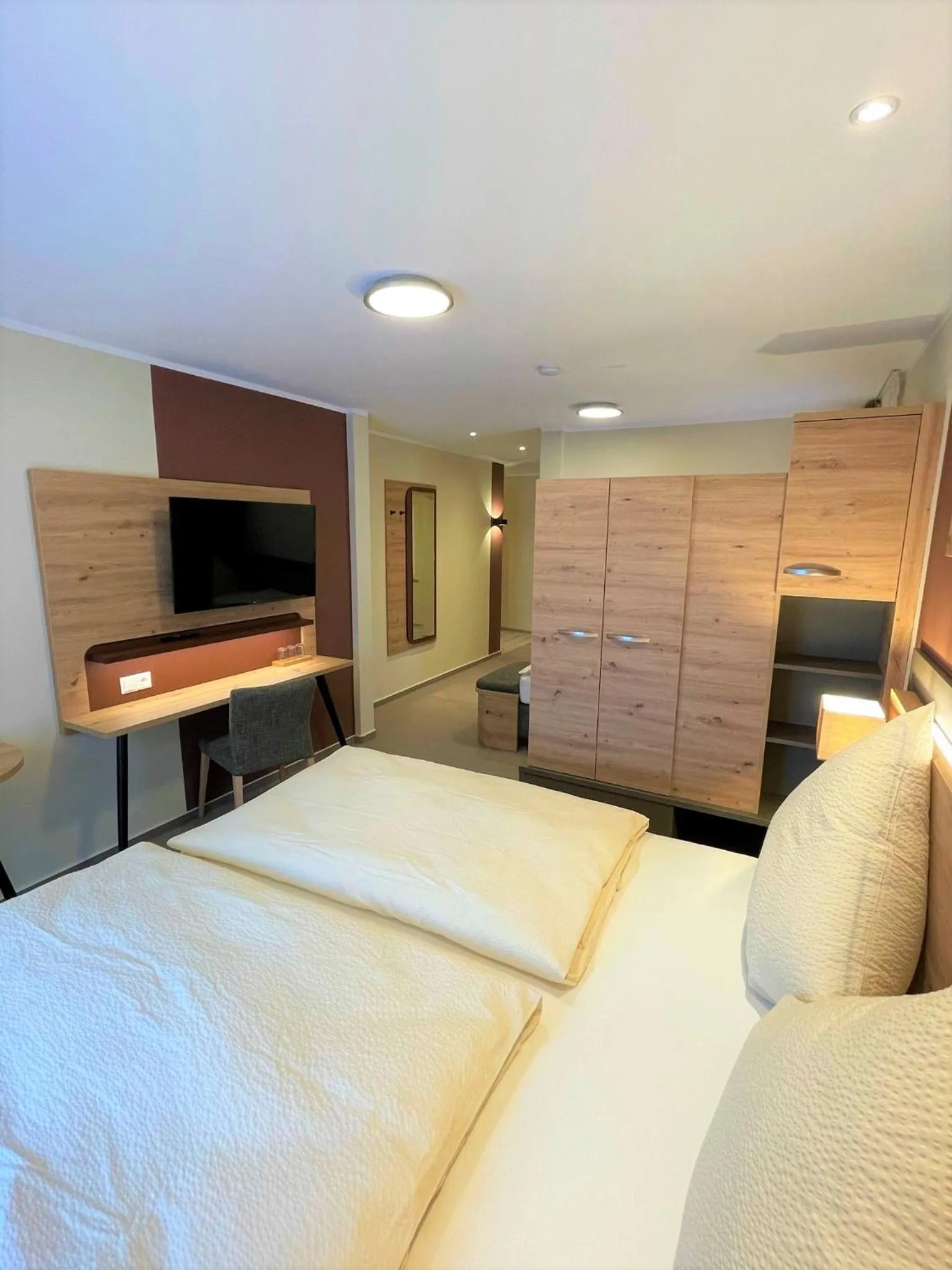 Photo of the whole room, Bed in Weinhaus Gräfen