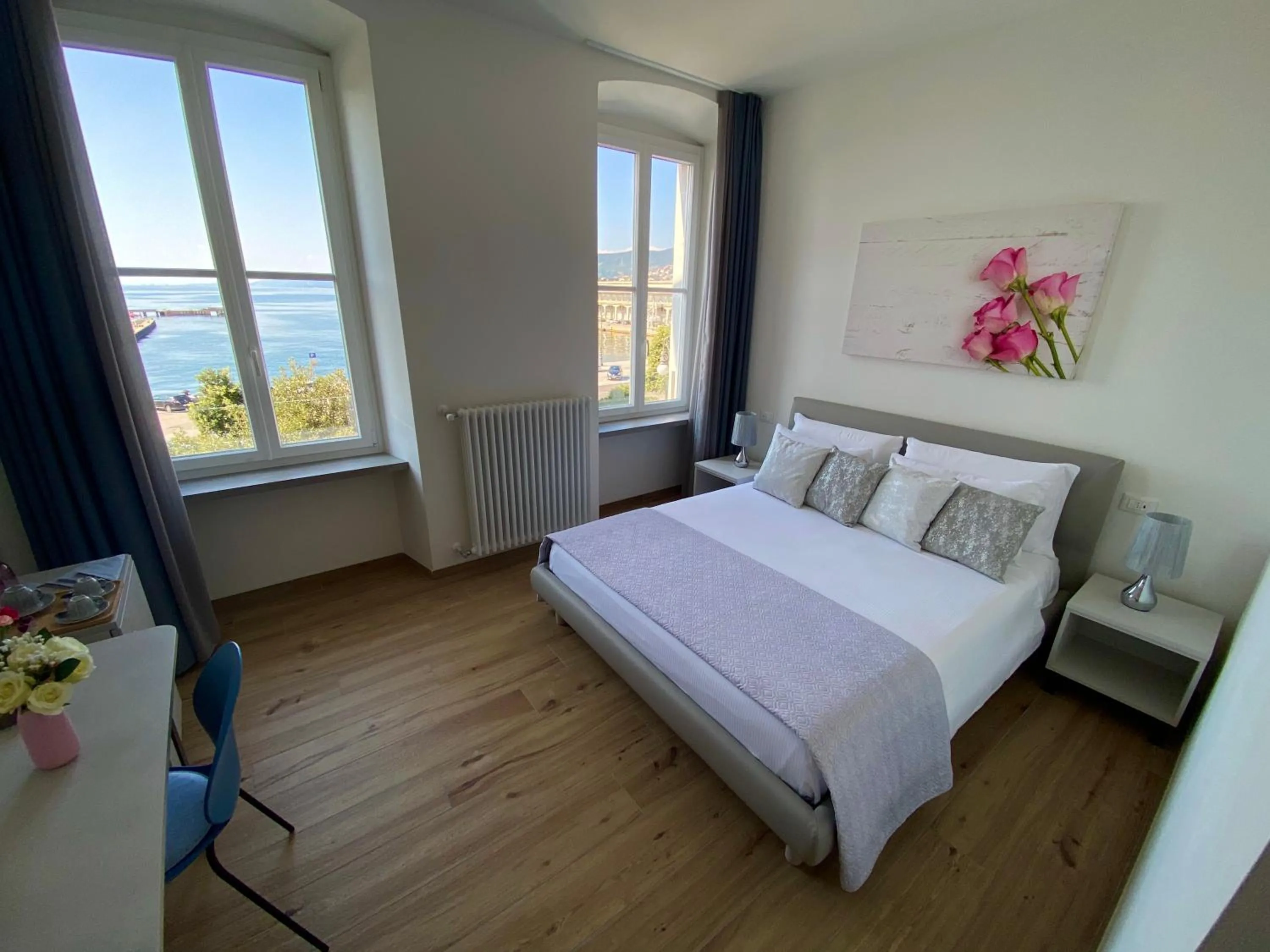 Bed in Five Flowers Guest House