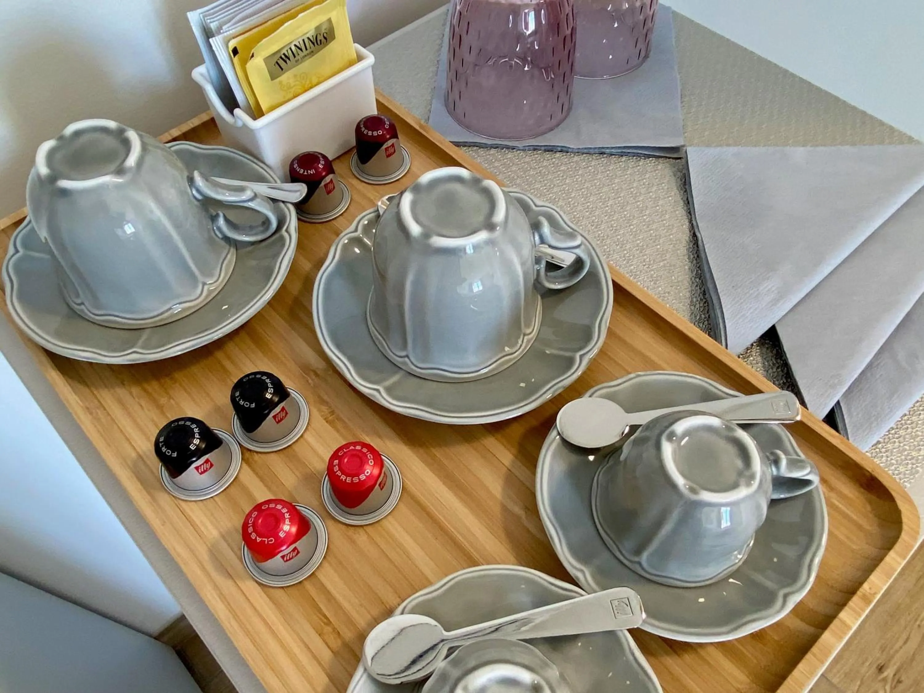 Coffee/tea facilities in Five Flowers Guest House