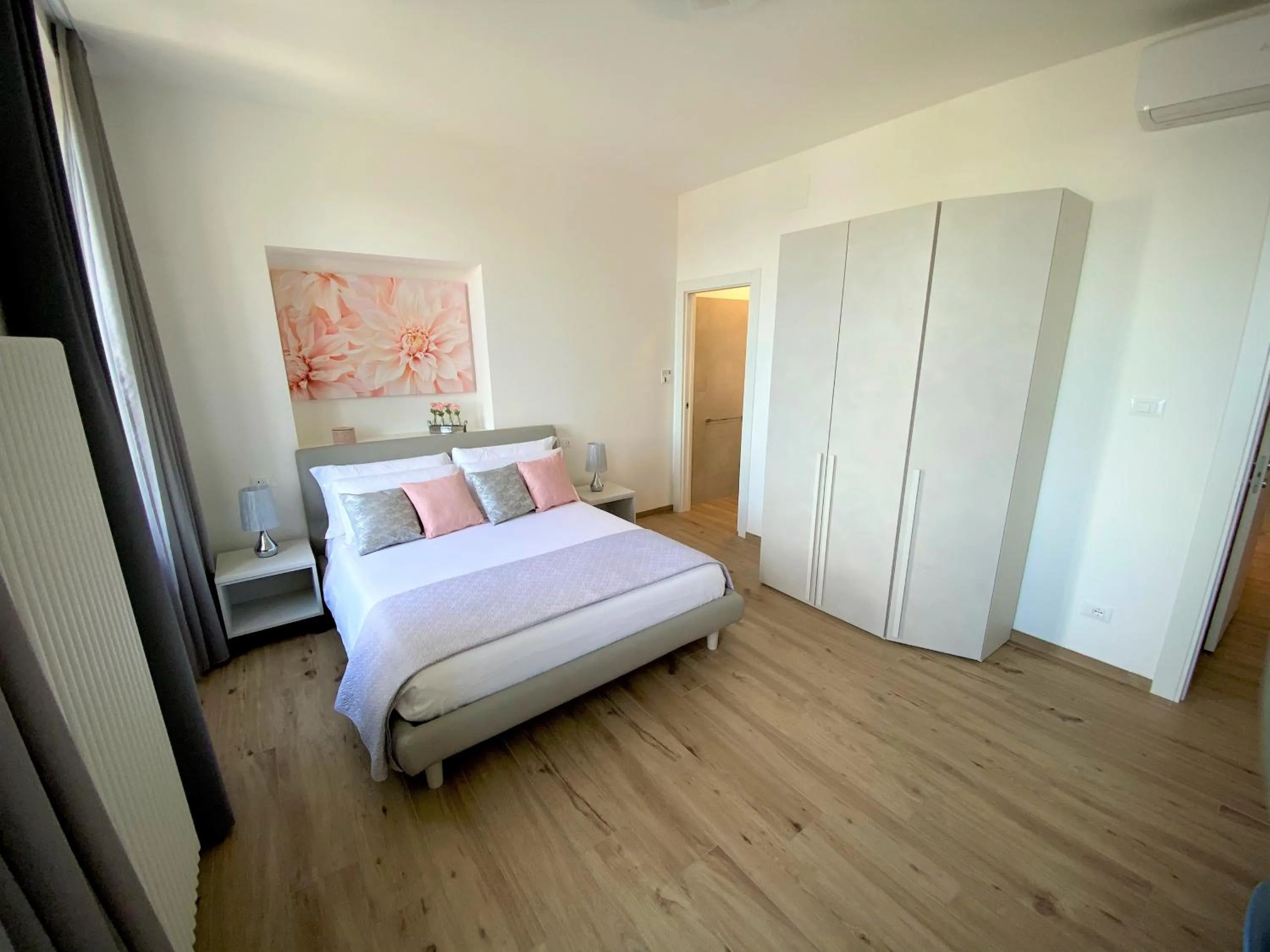 Bed in Five Flowers Guest House