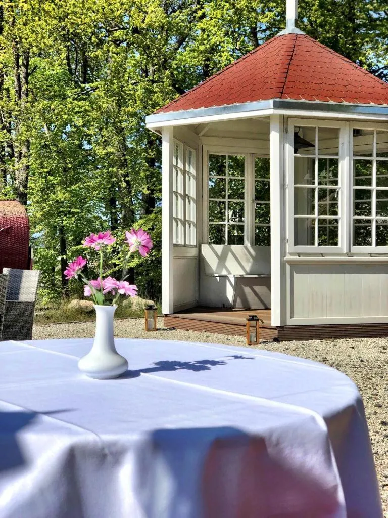 Restaurant/places to eat in Meeressterne Hotel Weißes Schloß