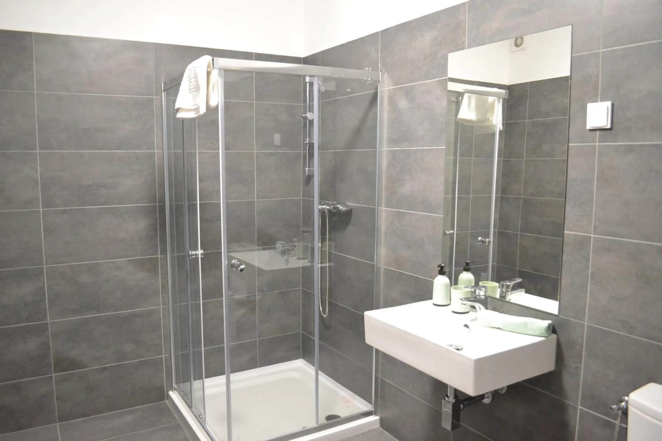 Toilet in Főnix Design Rooms