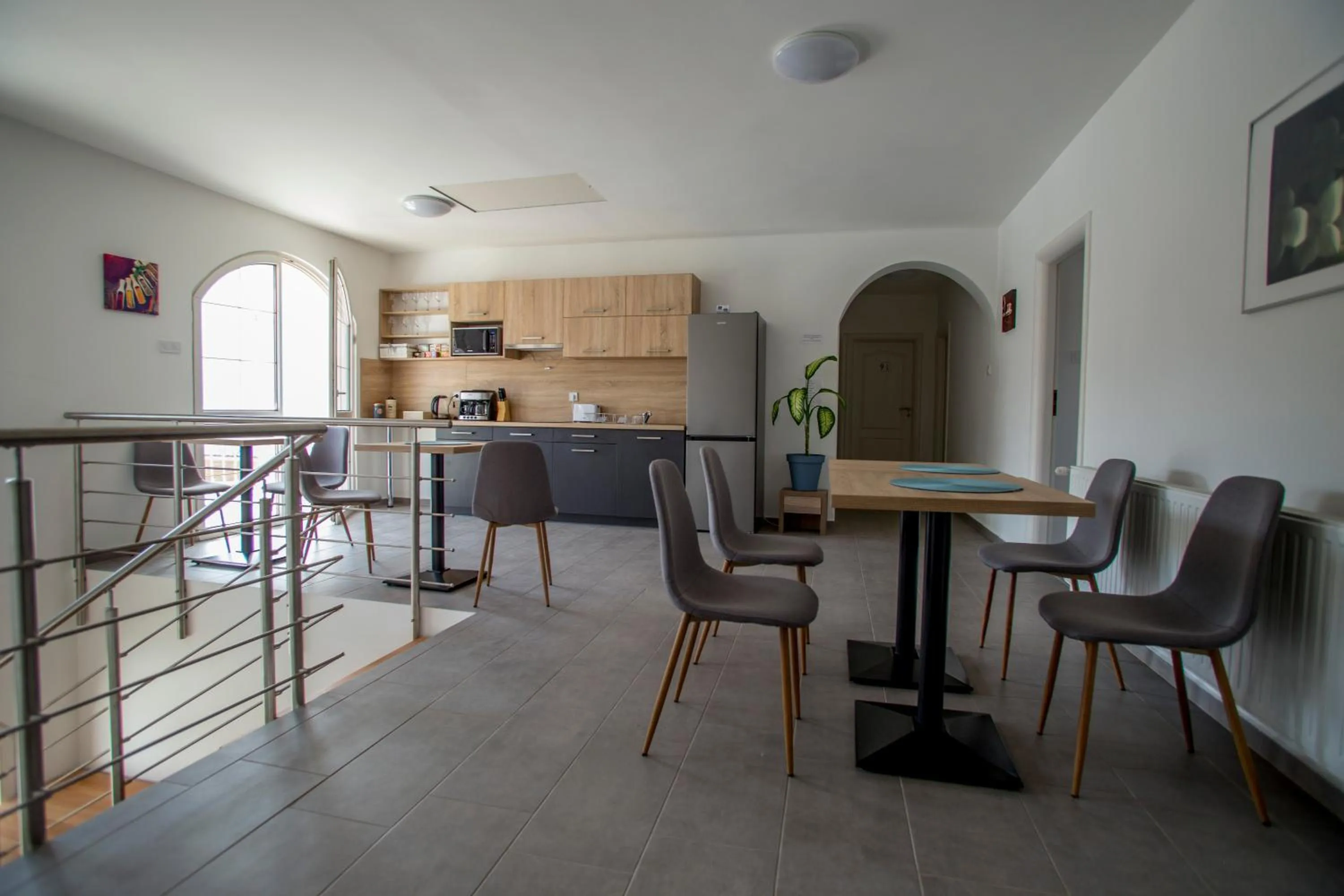 Kitchen or kitchenette in Főnix Design Rooms