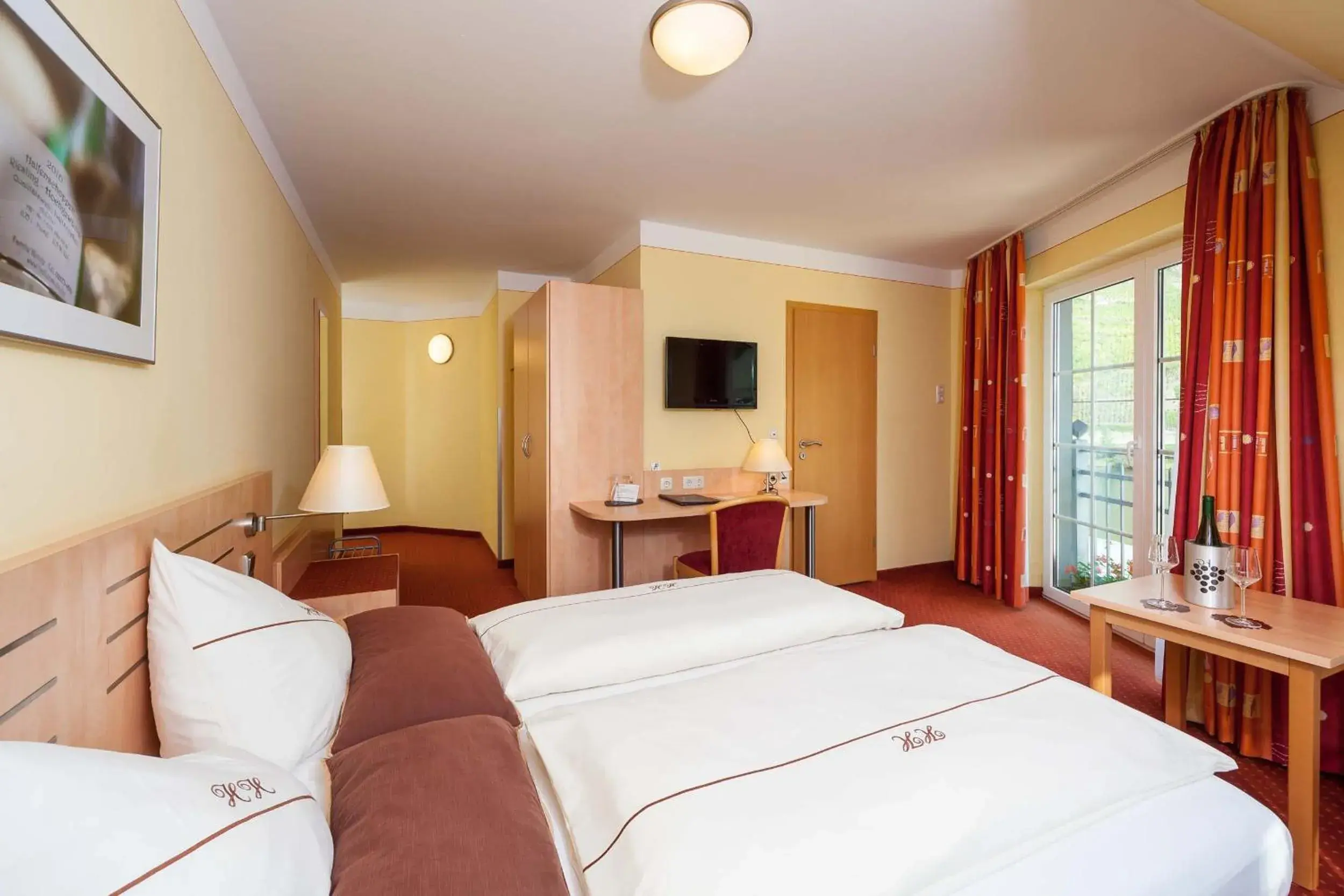 Single Room with Shower - single occupancy in Hotel Halfenstube & Villa Spa 1894 Single Room with Shower - single occupancy in Hotel Halfenstube & Villa Spa 1894