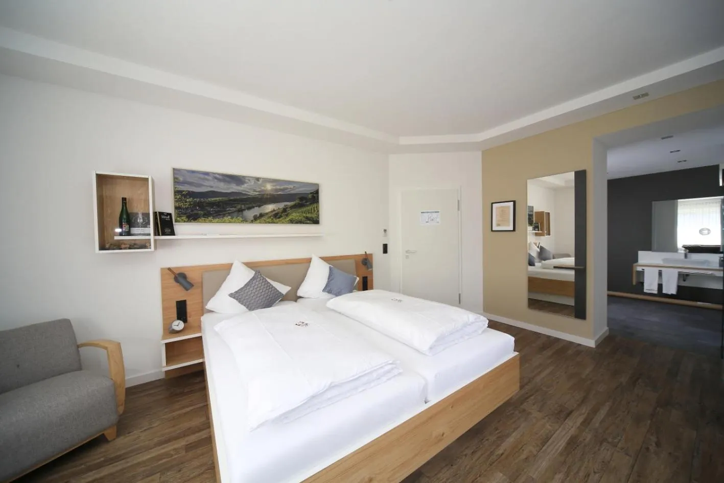 Photo of the whole room, Bed in Hotel Halfenstube & Villa Spa 1894