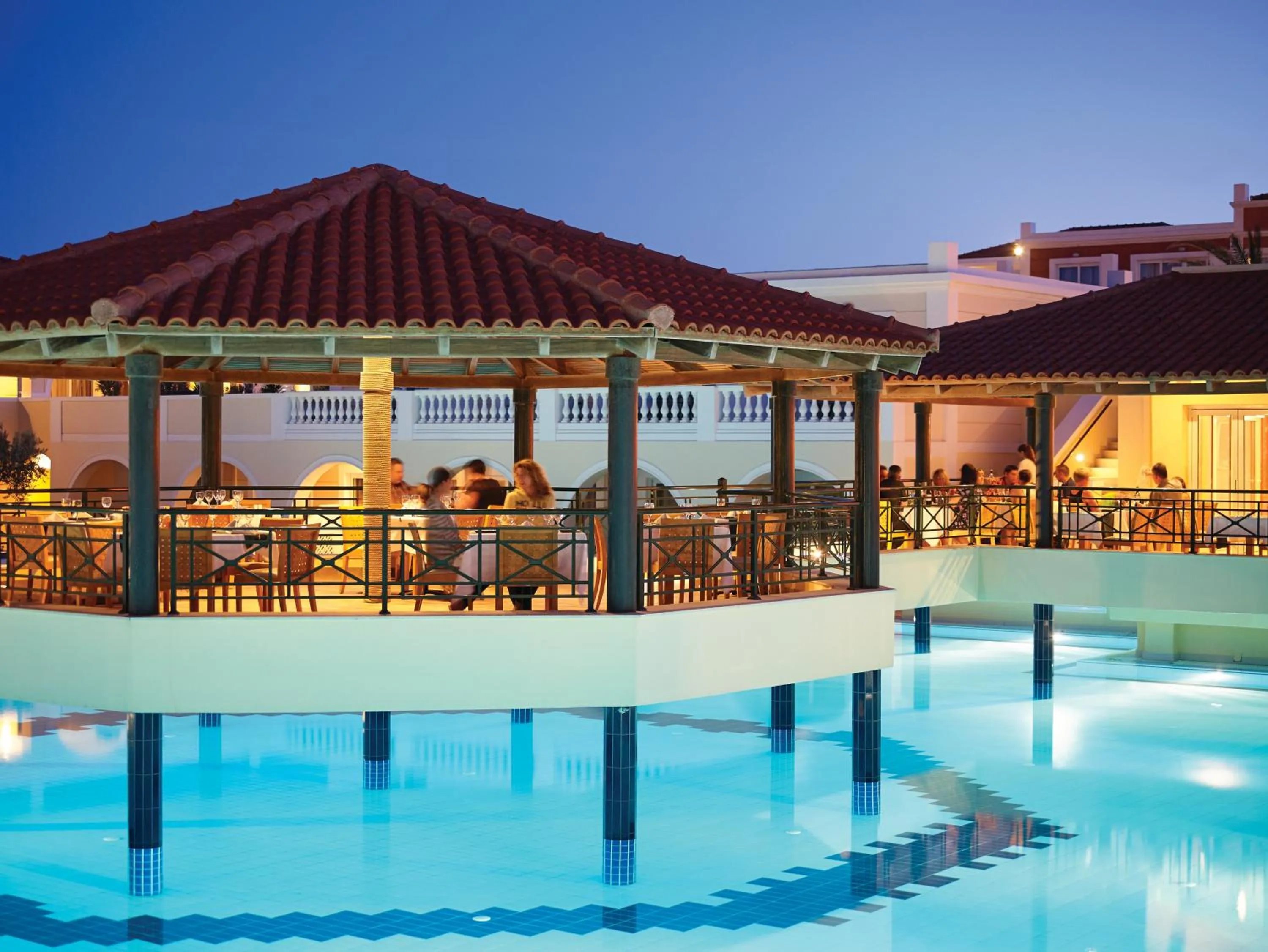 Restaurant/places to eat in Porto Bello Royal