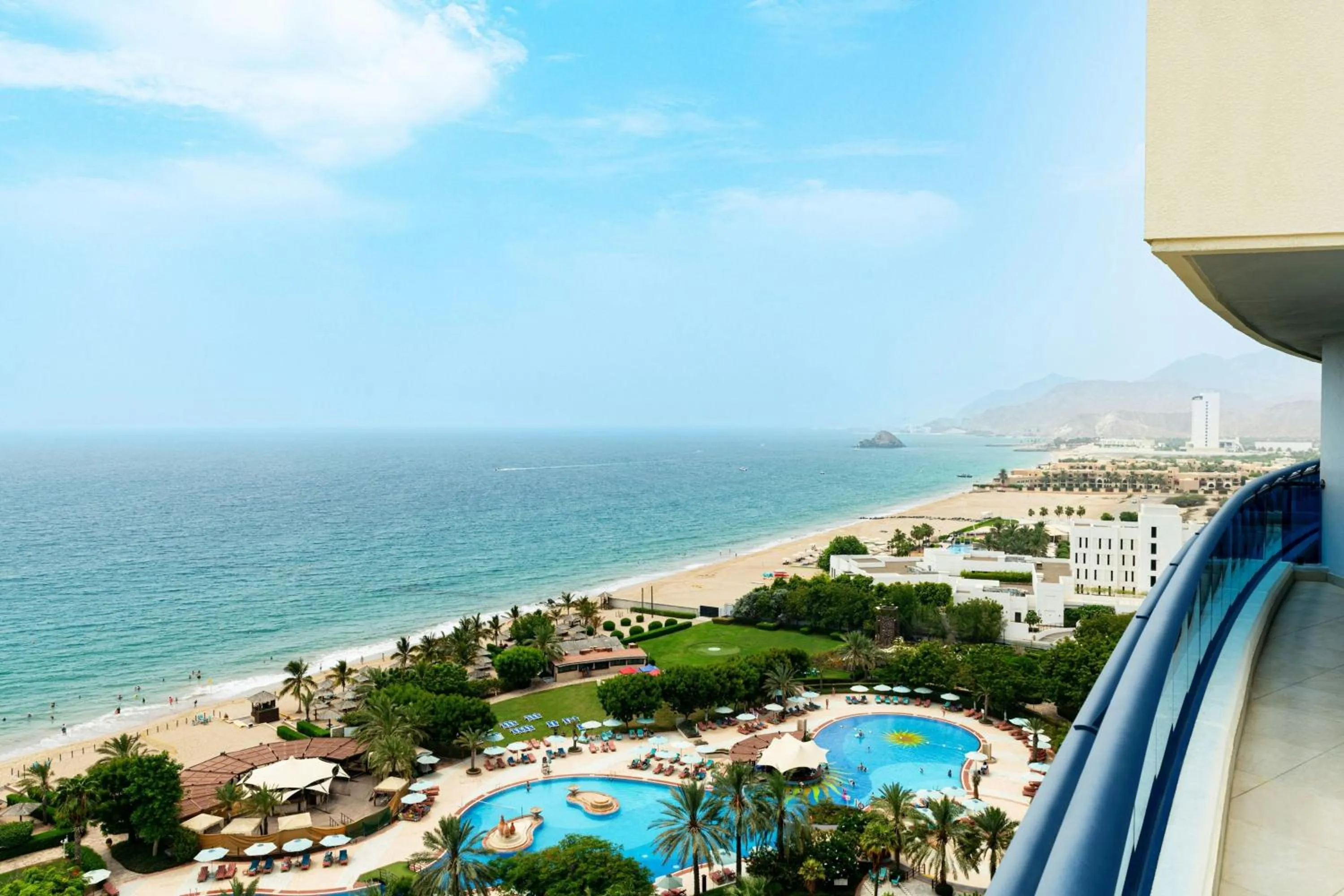 Bedroom in Le Meridien Al Aqah Beach Resort
