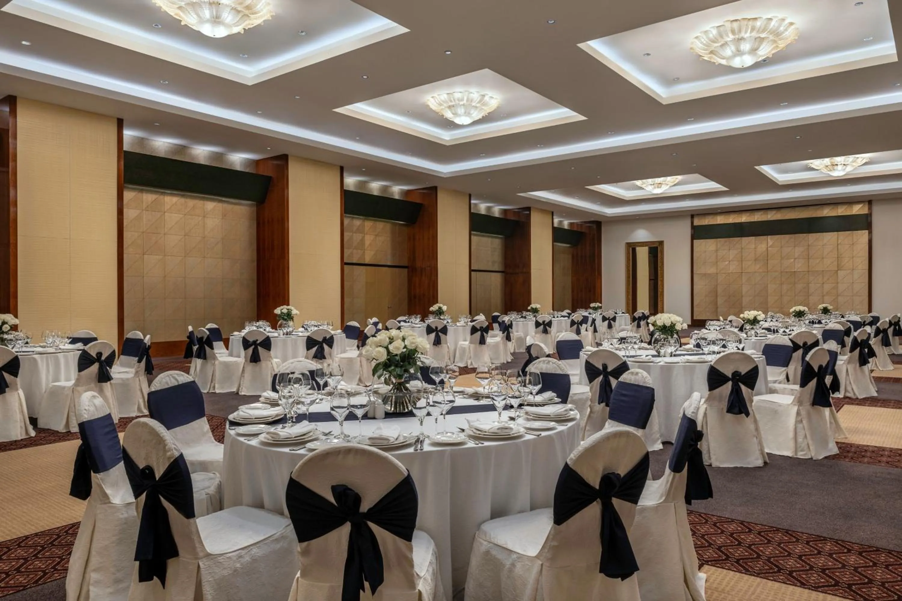 Banquet/Function facilities in Le Meridien Al Aqah Beach Resort