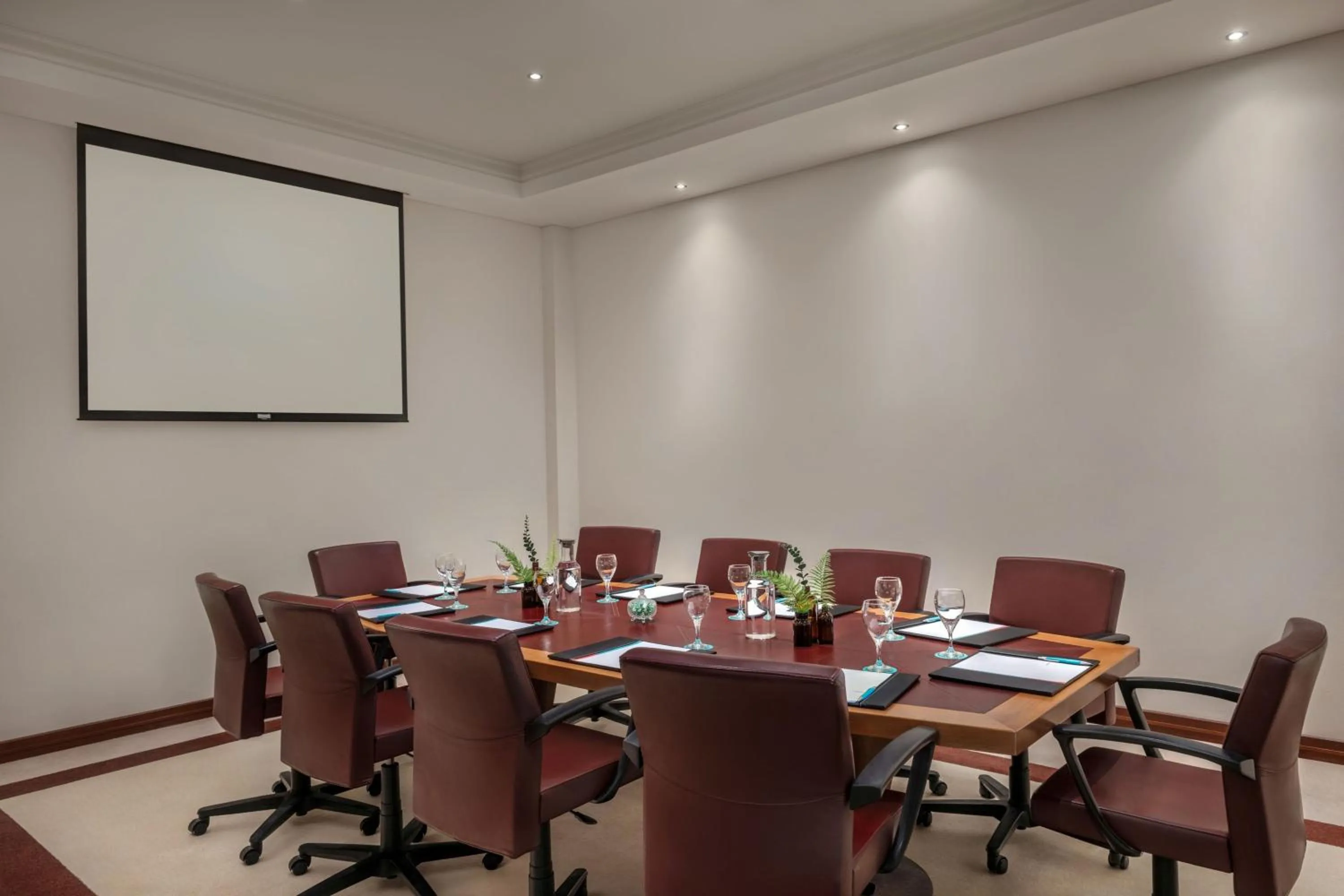 Meeting/conference room in Le Meridien Al Aqah Beach Resort