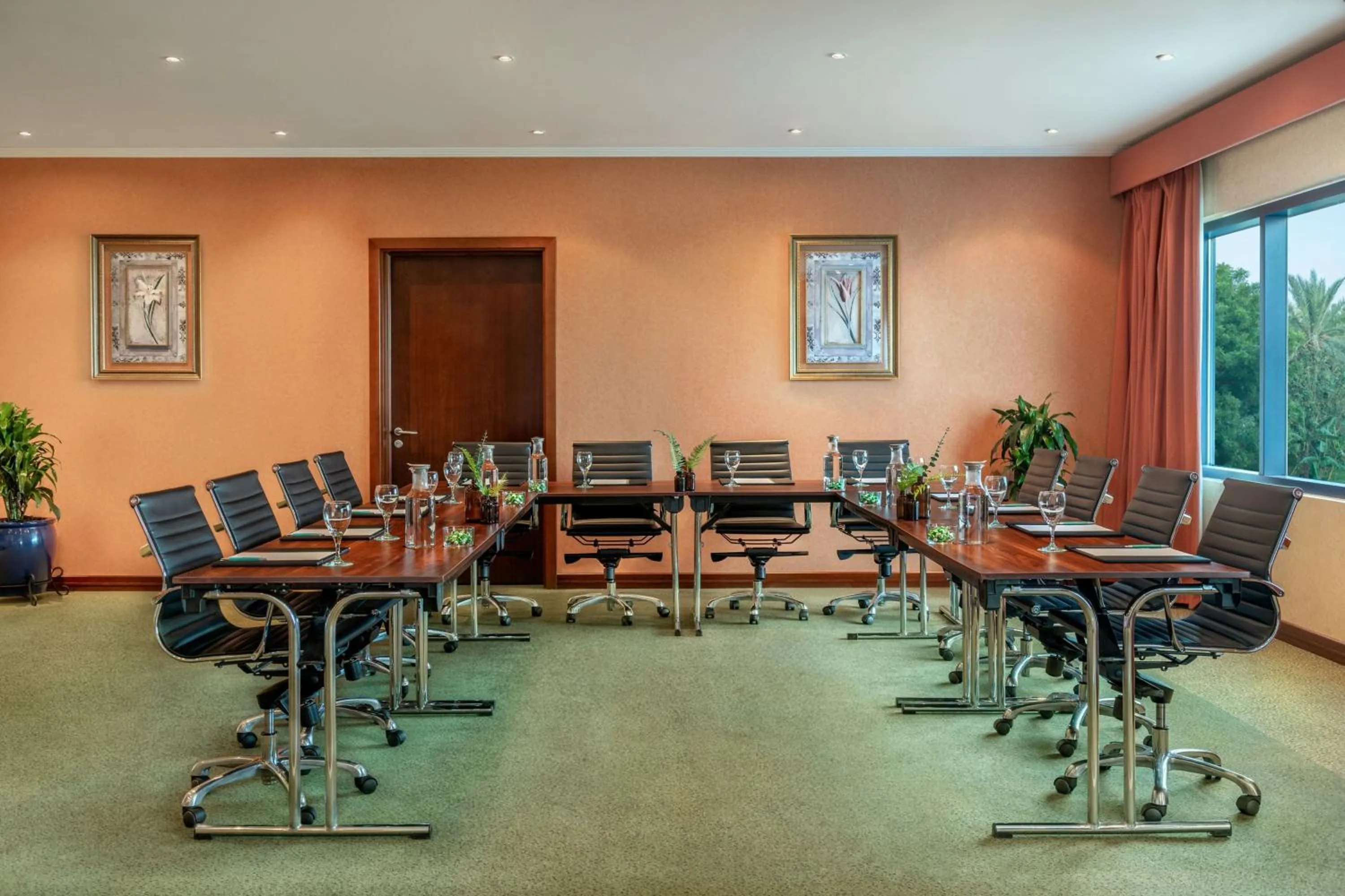 Meeting/conference room in Le Meridien Al Aqah Beach Resort