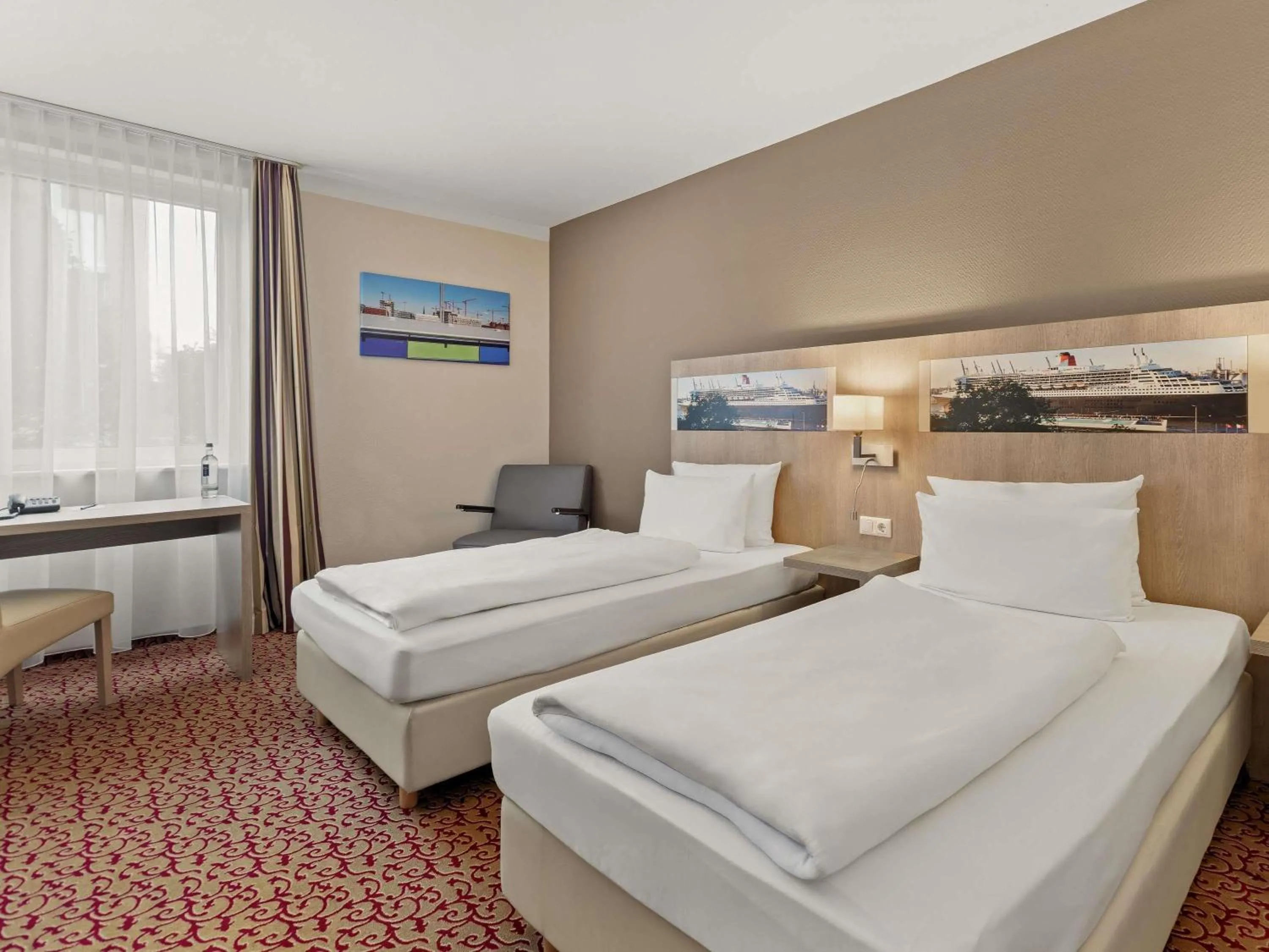 Bedroom, Bed in Mercure Hotel Hamburg am Volkspark