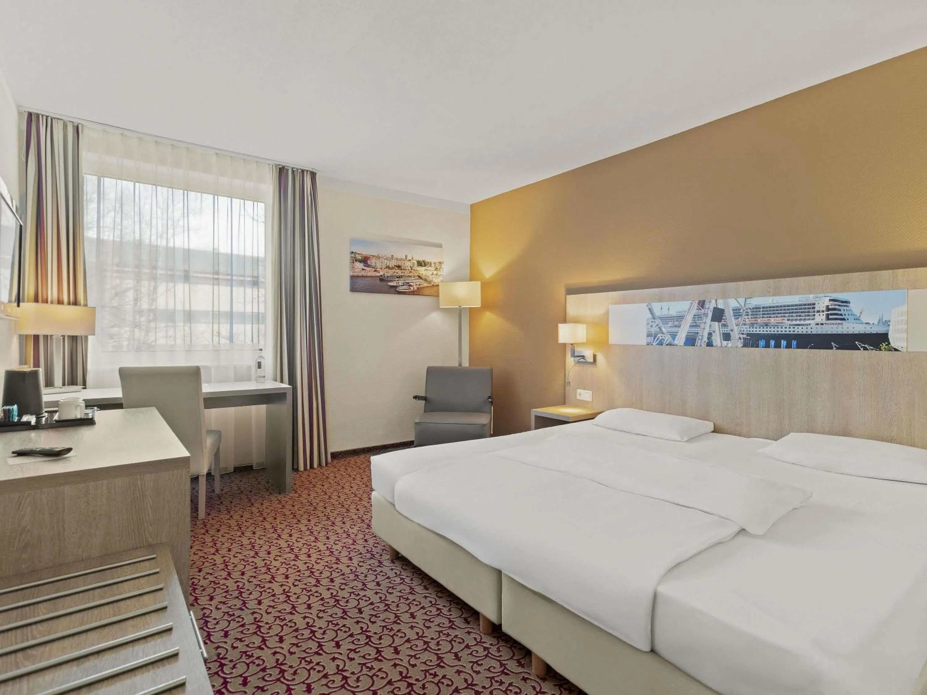 Bedroom, Bed in Mercure Hotel Hamburg am Volkspark