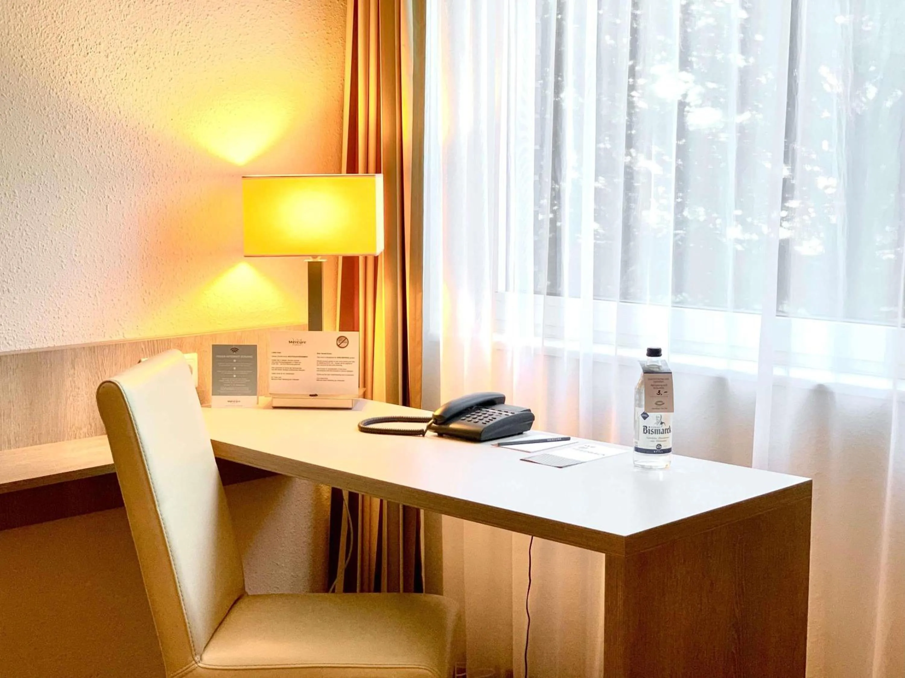 Bedroom in Mercure Hotel Hamburg am Volkspark