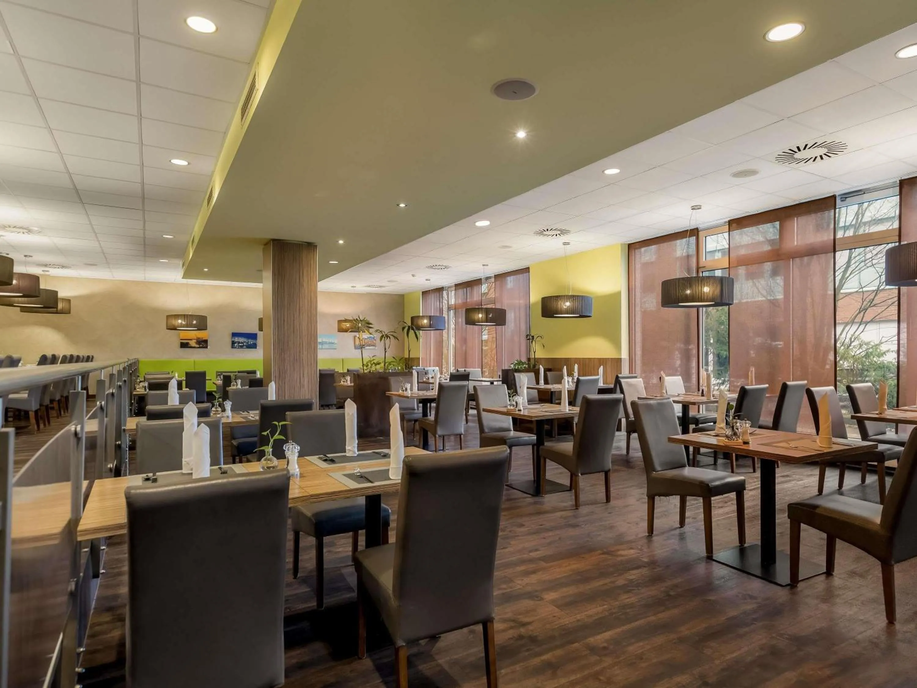 Restaurant/places to eat in Mercure Hotel Hamburg am Volkspark