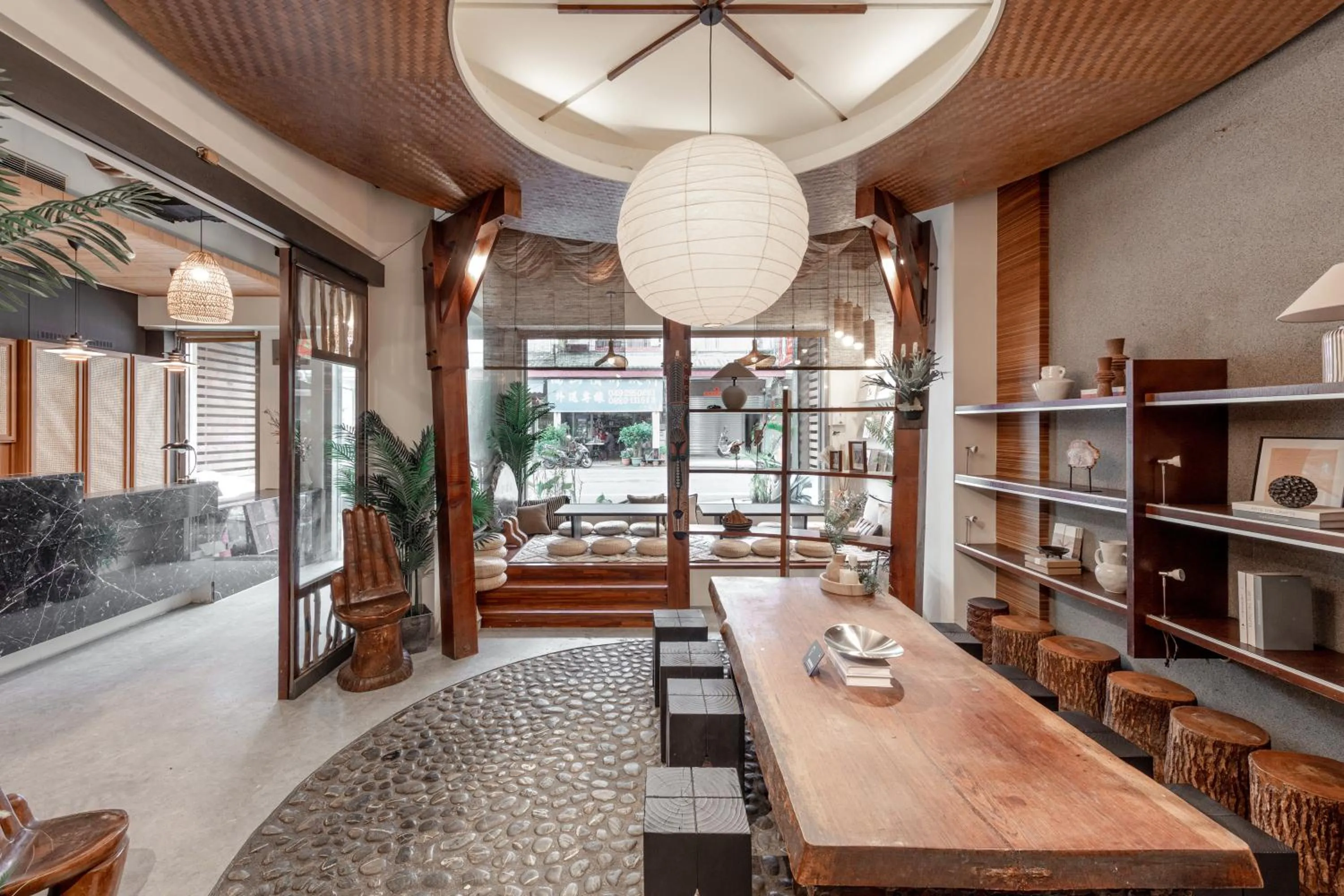 On site in ItaThao Vacation Inn with Elevator