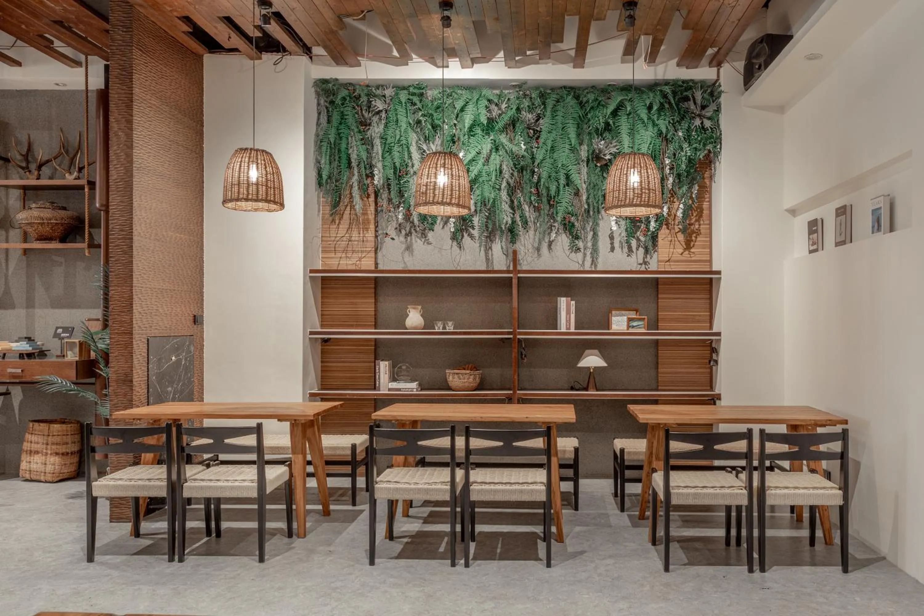 Restaurant/places to eat in ItaThao Vacation Inn with Elevator