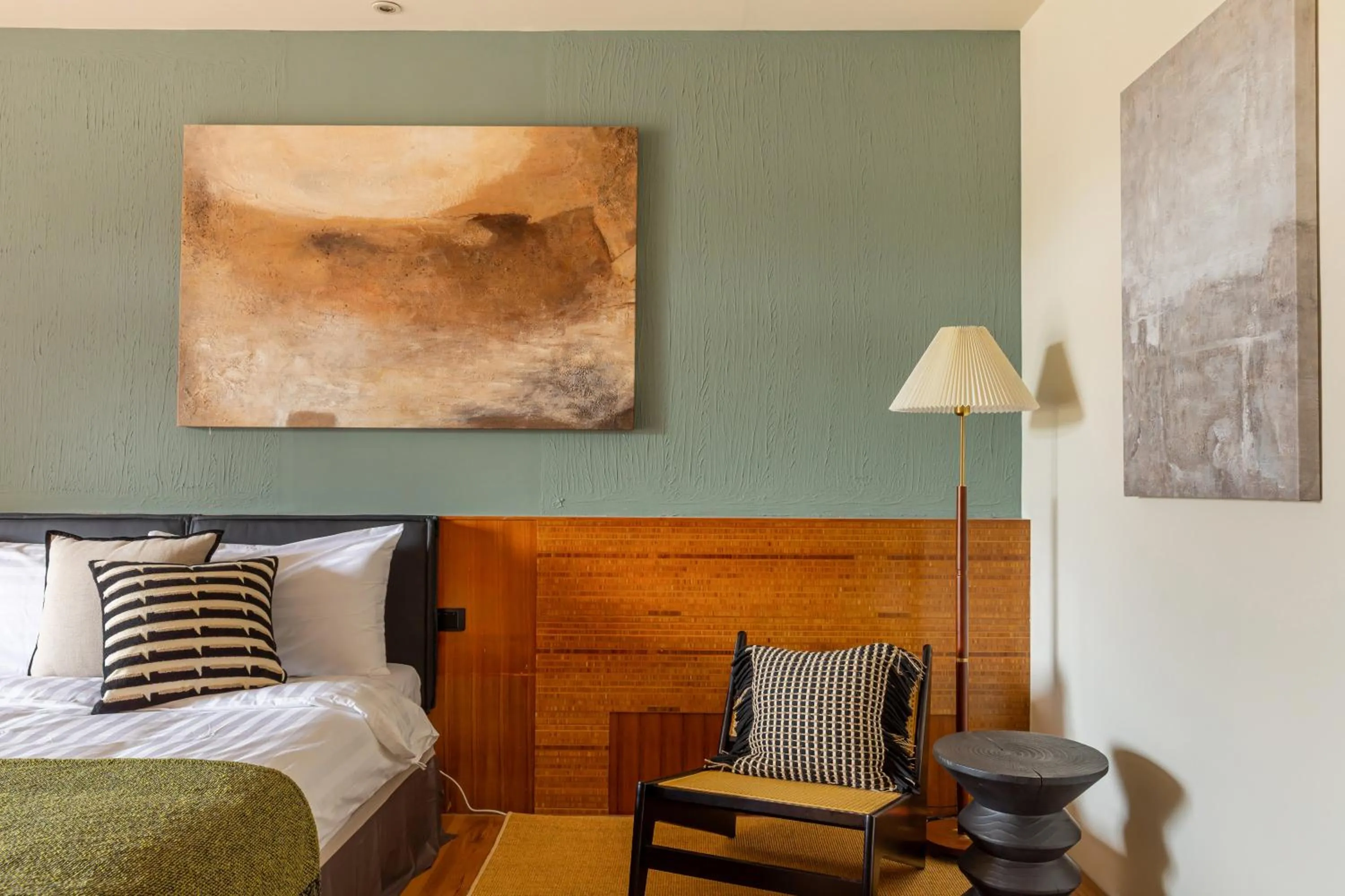 Bed in ItaThao Vacation Inn with Elevator