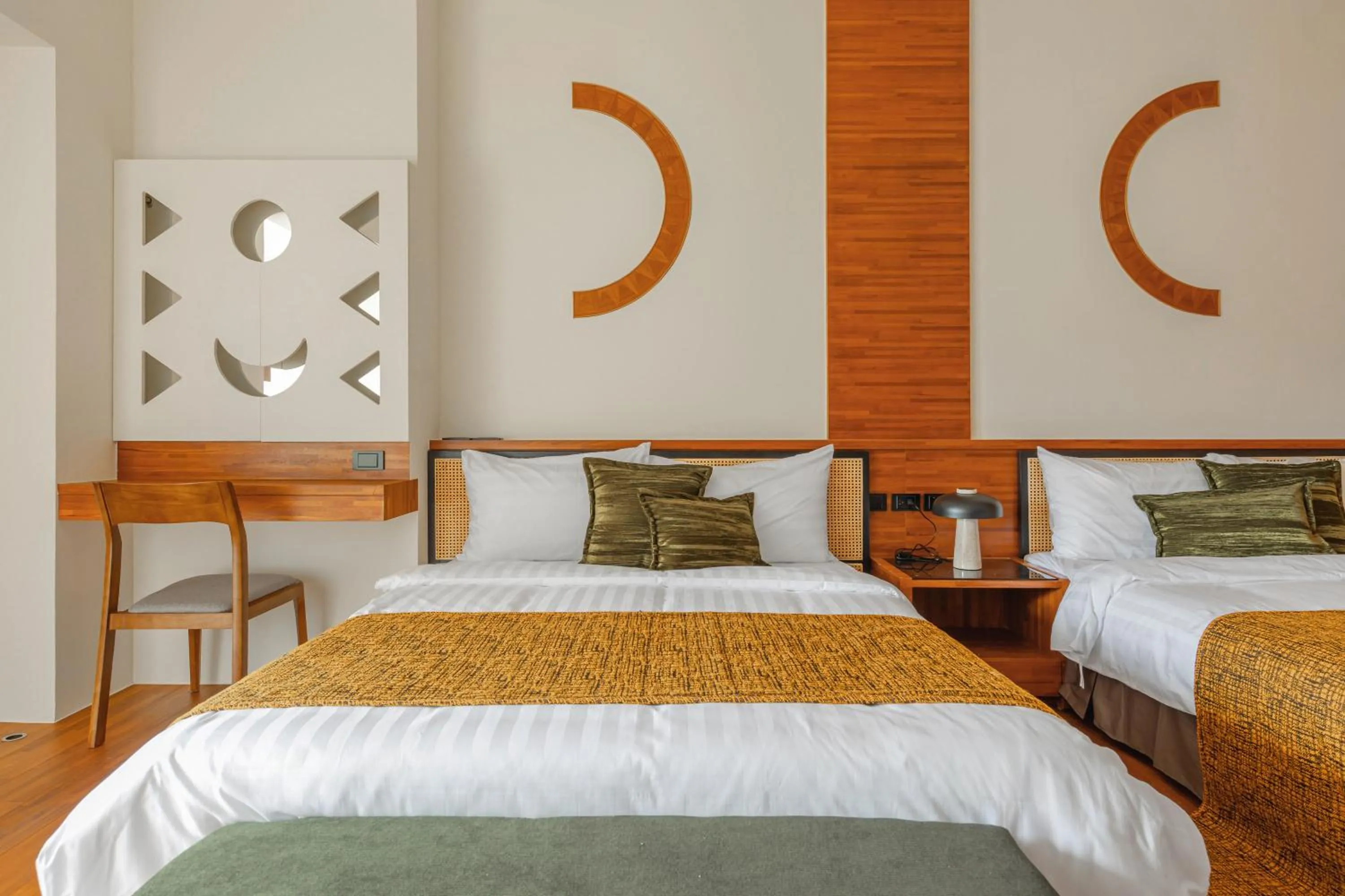 Bed in ItaThao Vacation Inn with Elevator