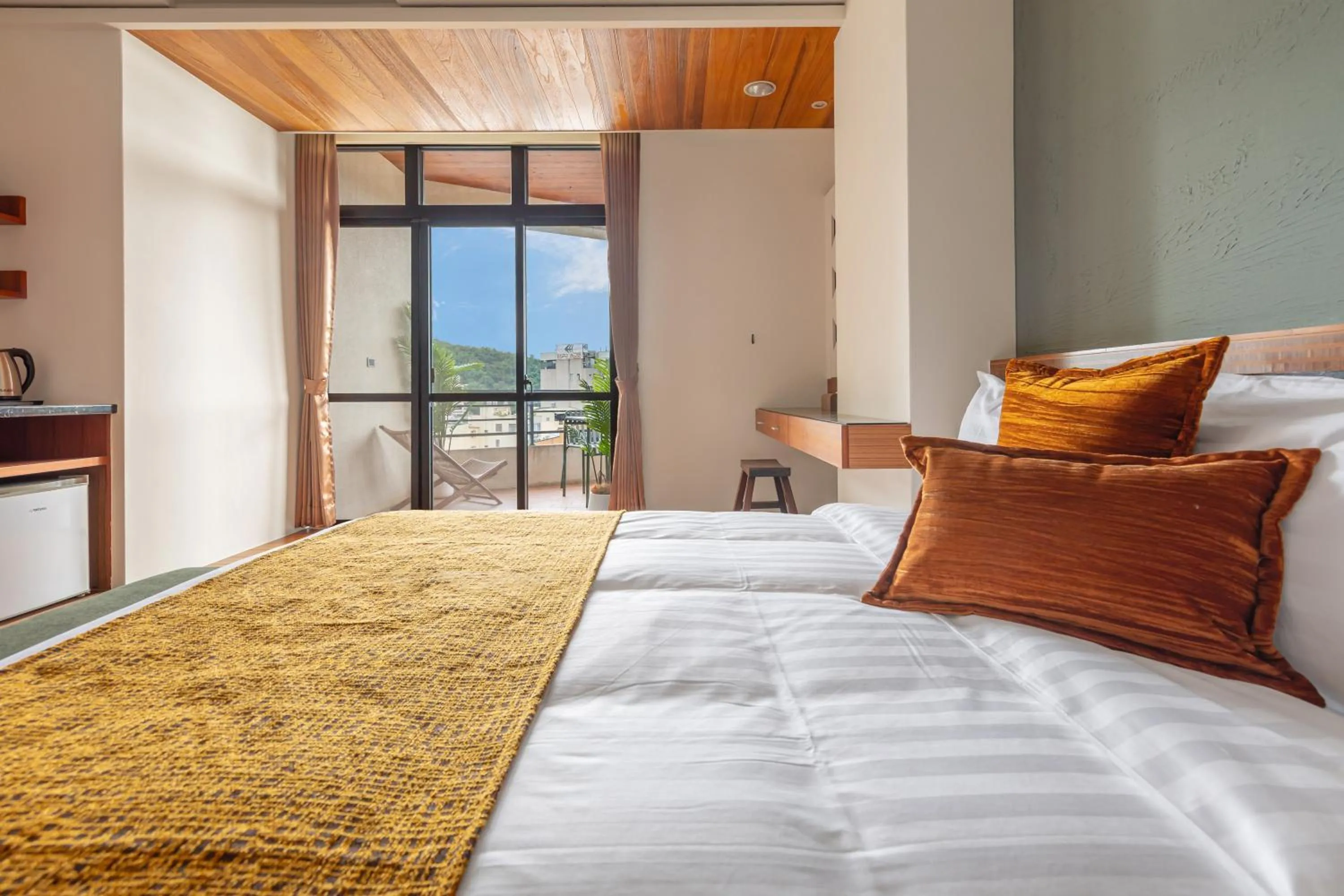 Bed in ItaThao Vacation Inn with Elevator