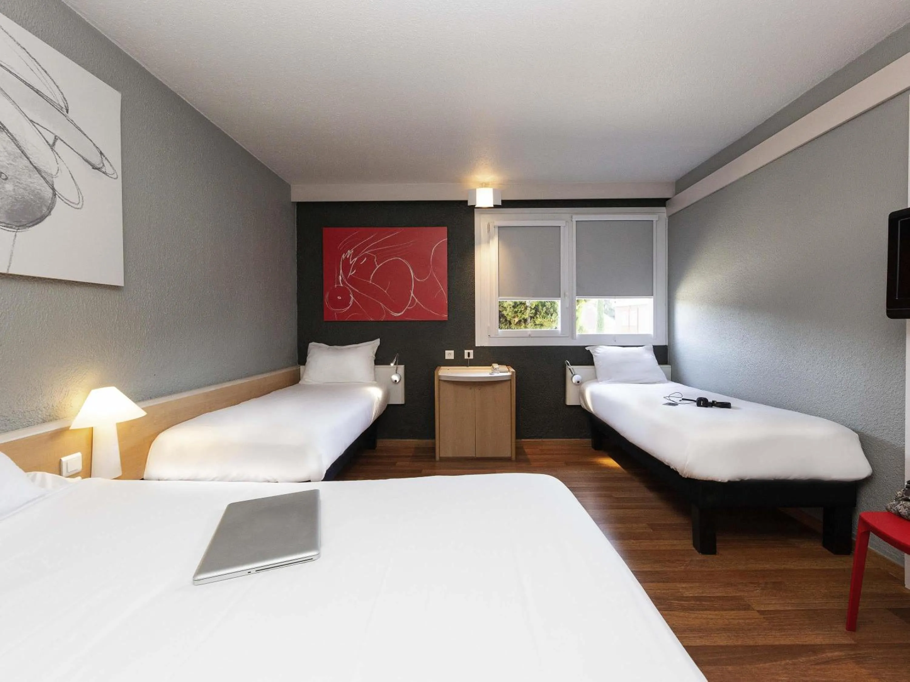 Bedroom, Bed in ibis Montélimar Nord