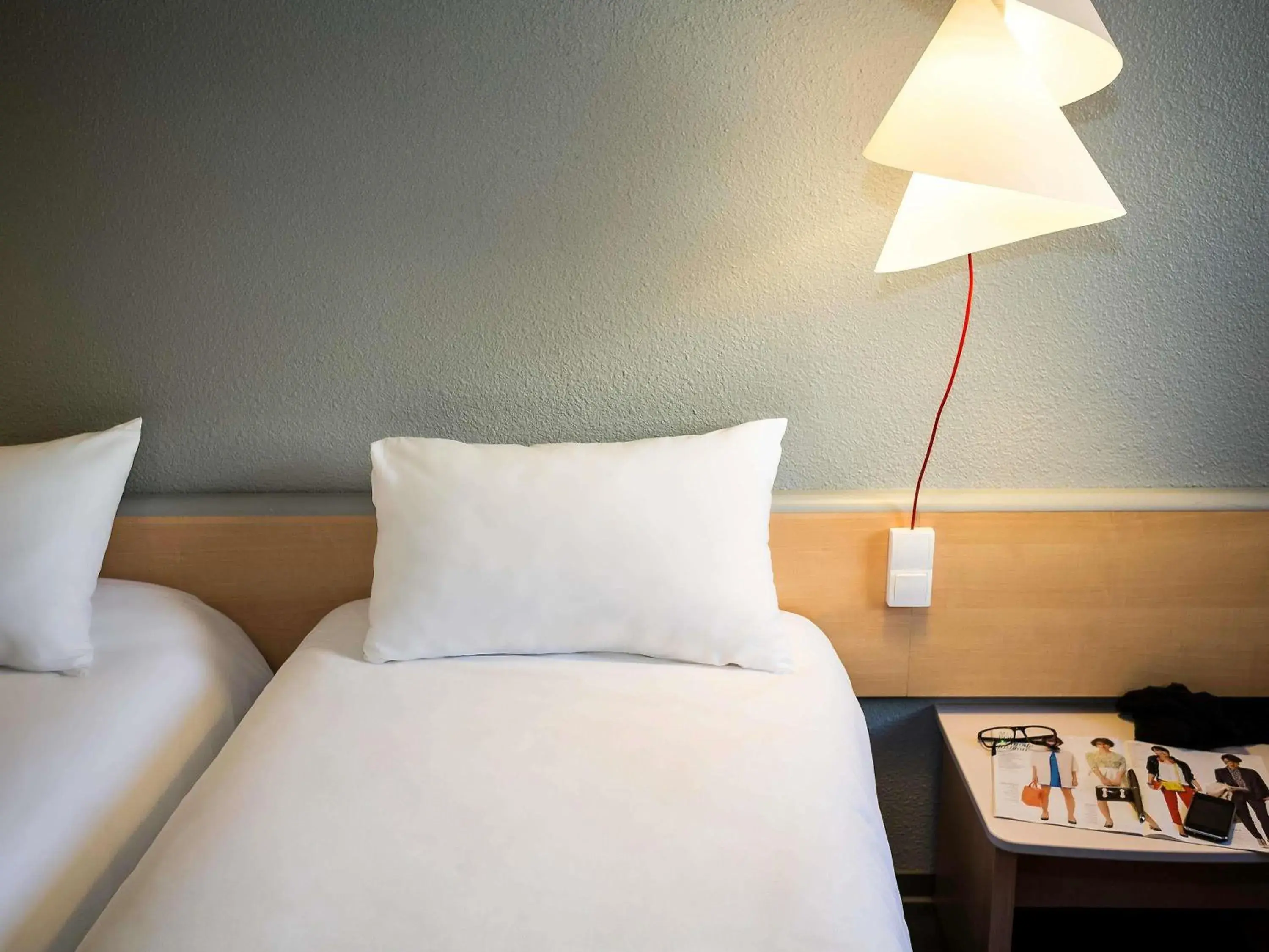 Bedroom, Bed in ibis Montélimar Nord Bedroom, Bed in ibis Montélimar Nord