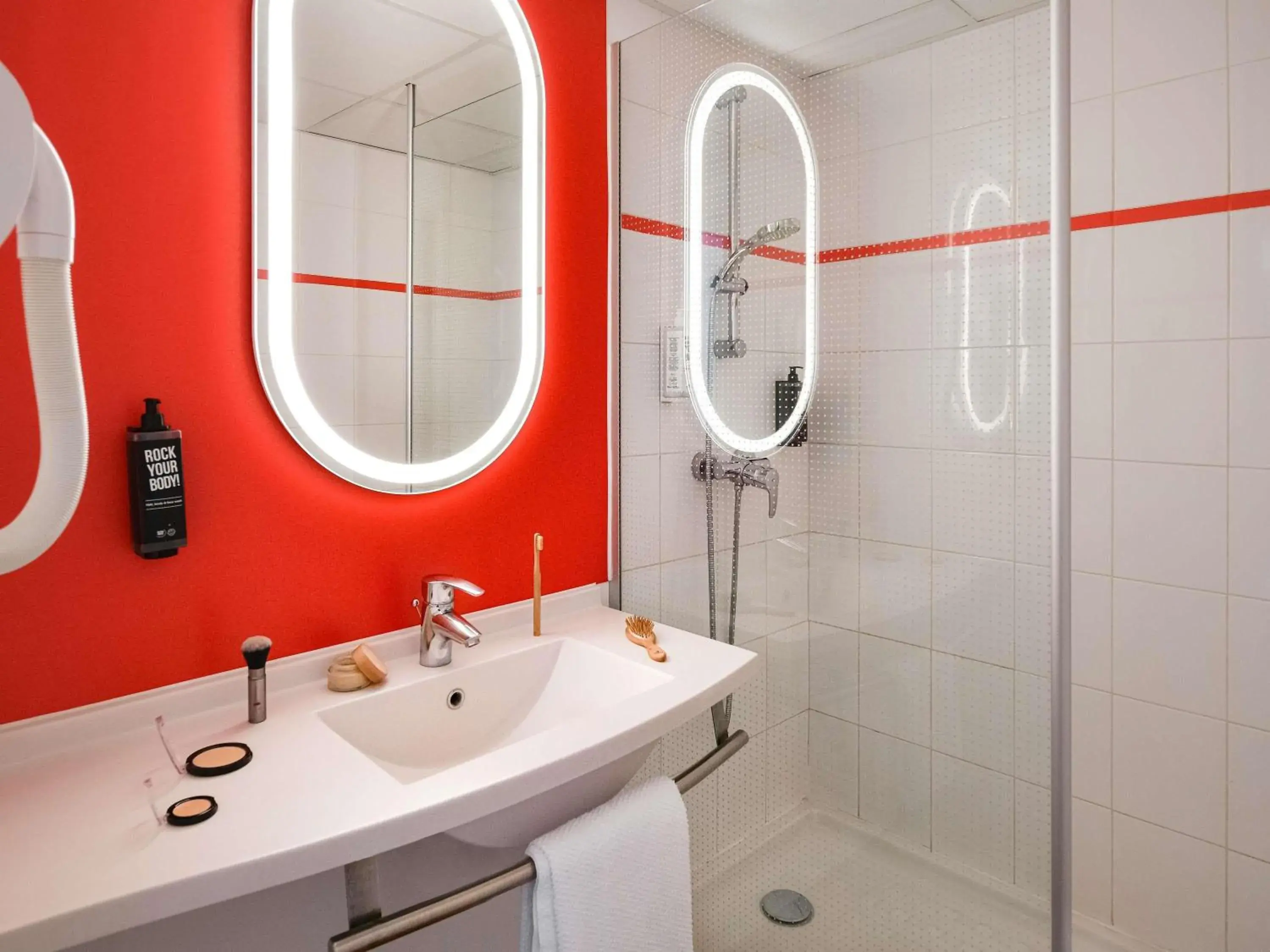 Bedroom in ibis Montélimar Nord Bedroom in ibis Montélimar Nord