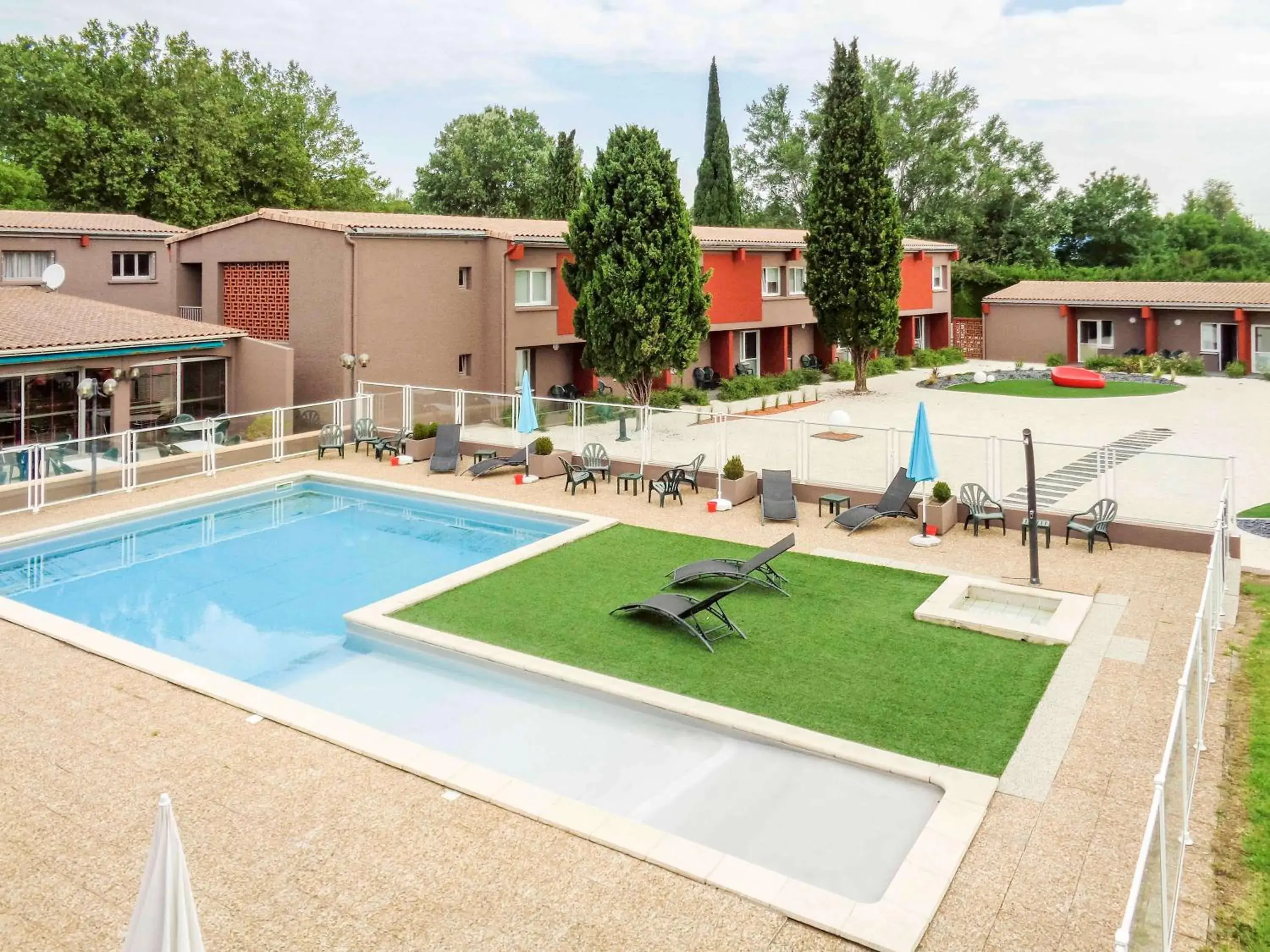 Property building in ibis Montélimar Nord Property building in ibis Montélimar Nord