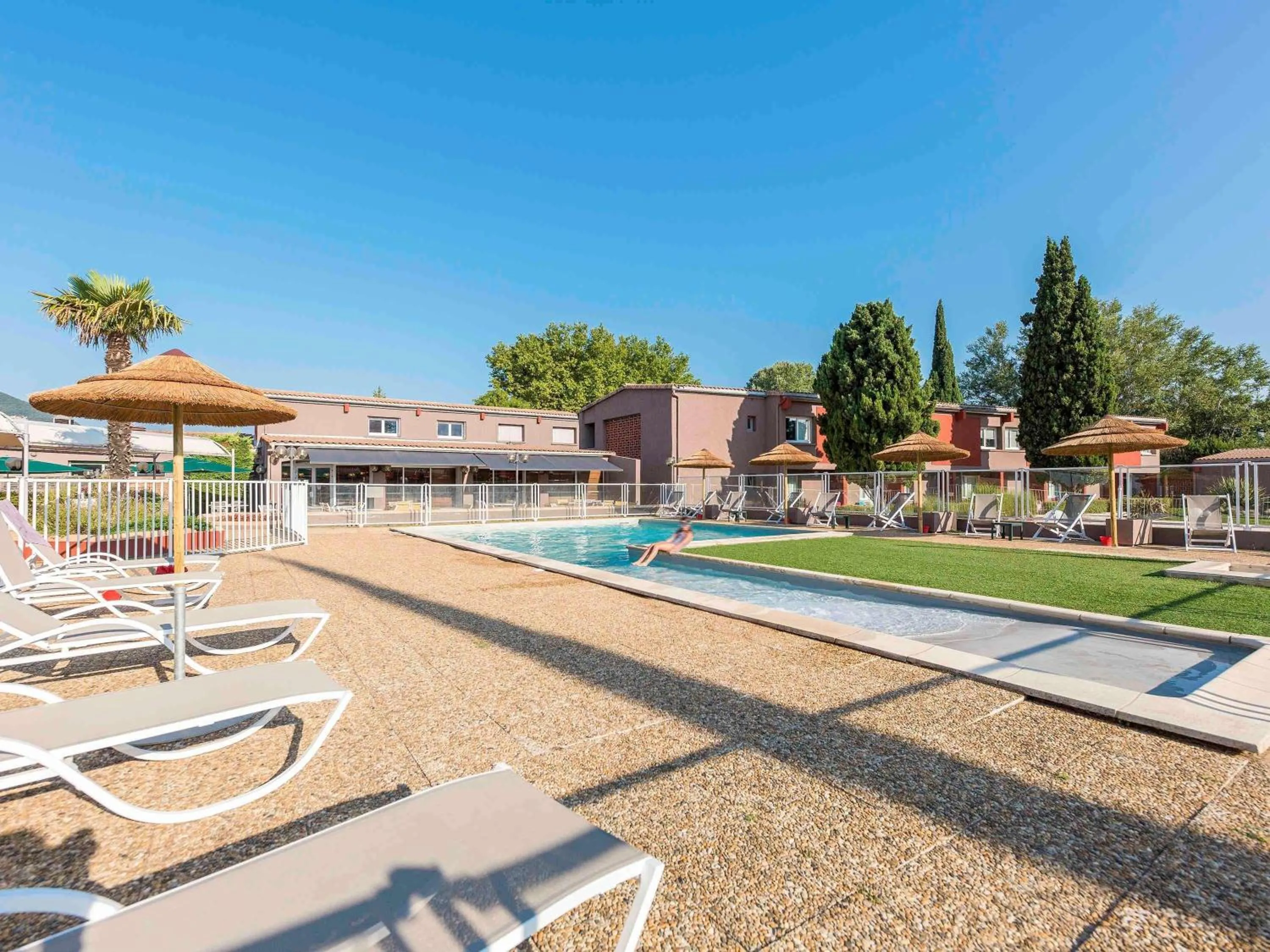 Property building in ibis Montélimar Nord