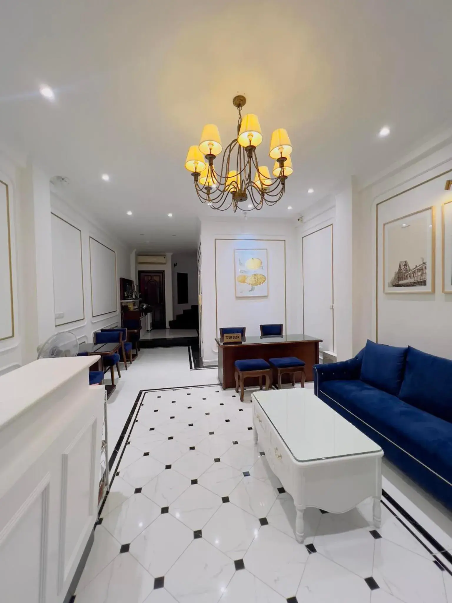 Property building in Hanoi Golden Moon Hotel & Travel Property building in Hanoi Golden Moon Hotel & Travel