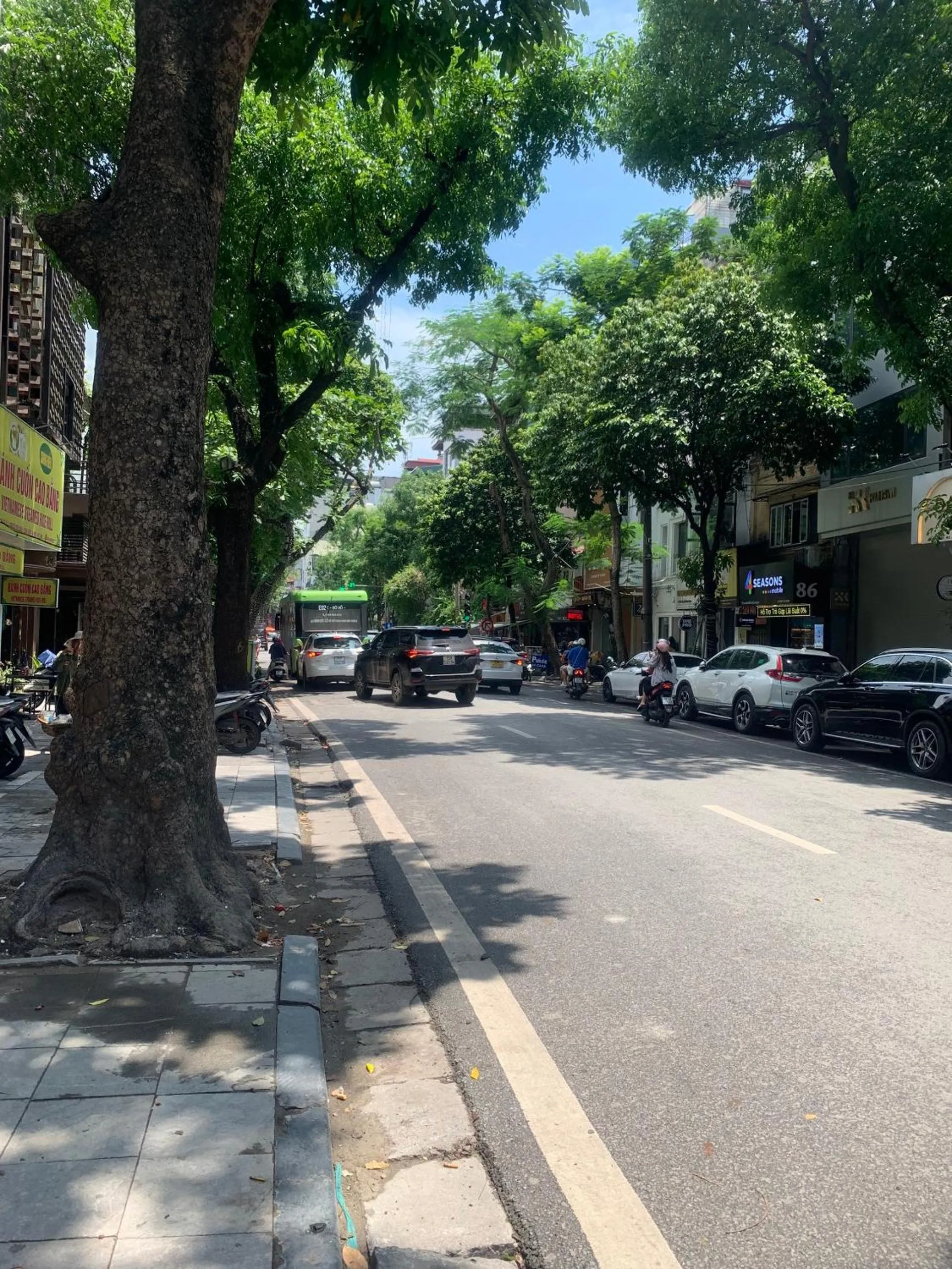 Property building in Hanoi Golden Moon Hotel & Travel