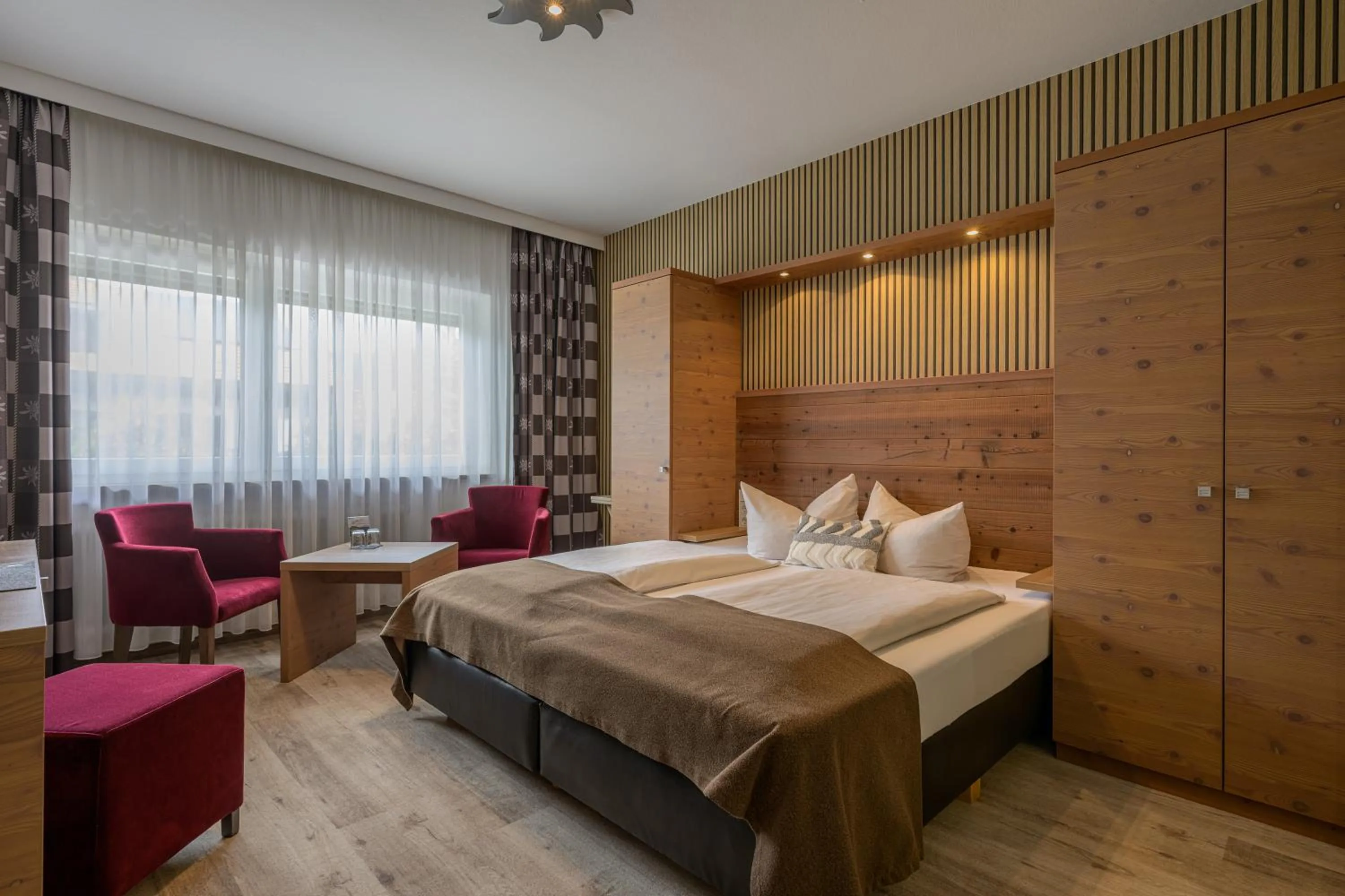 Bed in Hotel Alpensonne