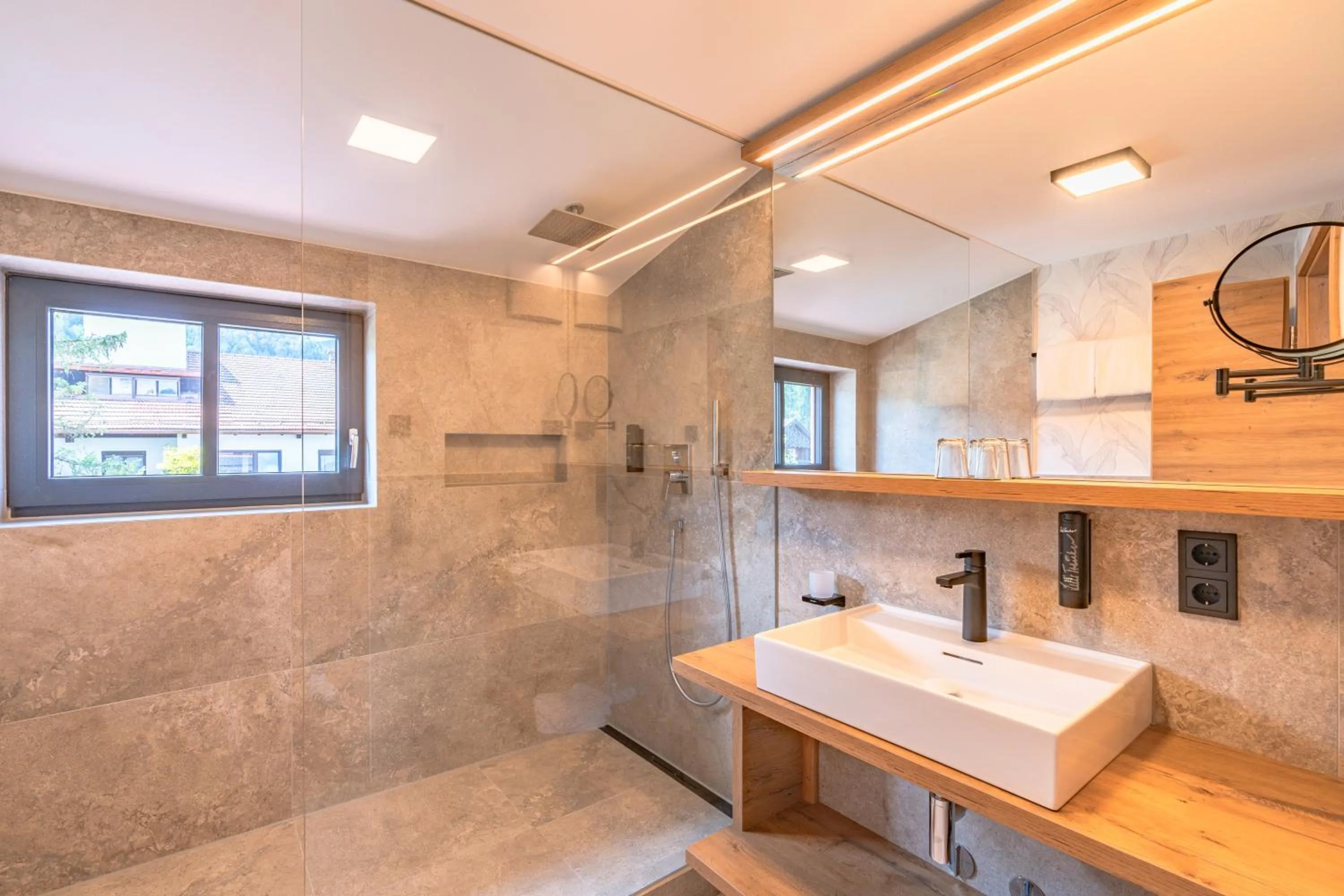 Shower in Hotel Alpensonne