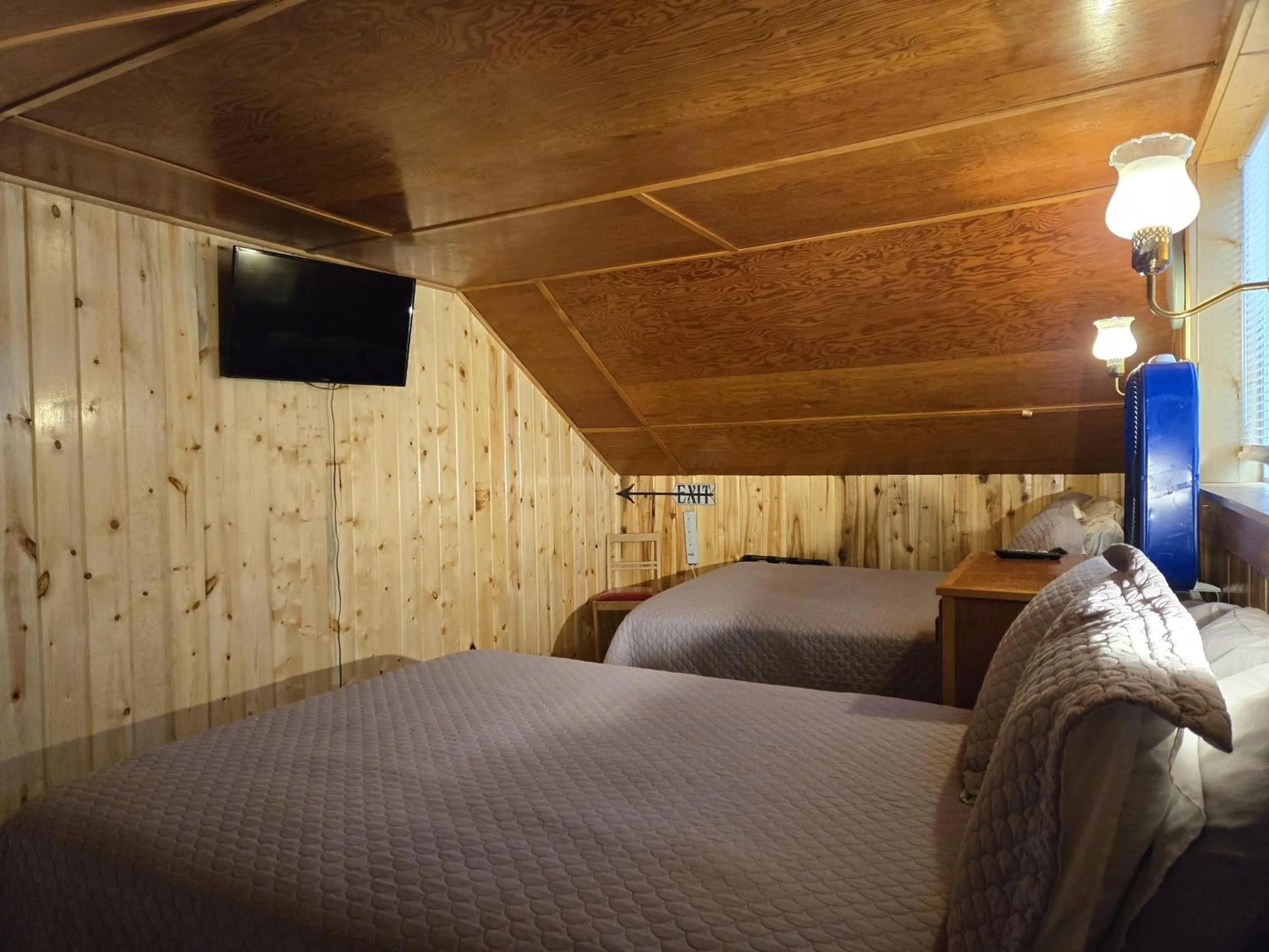 Bed in Happy Place Cabin