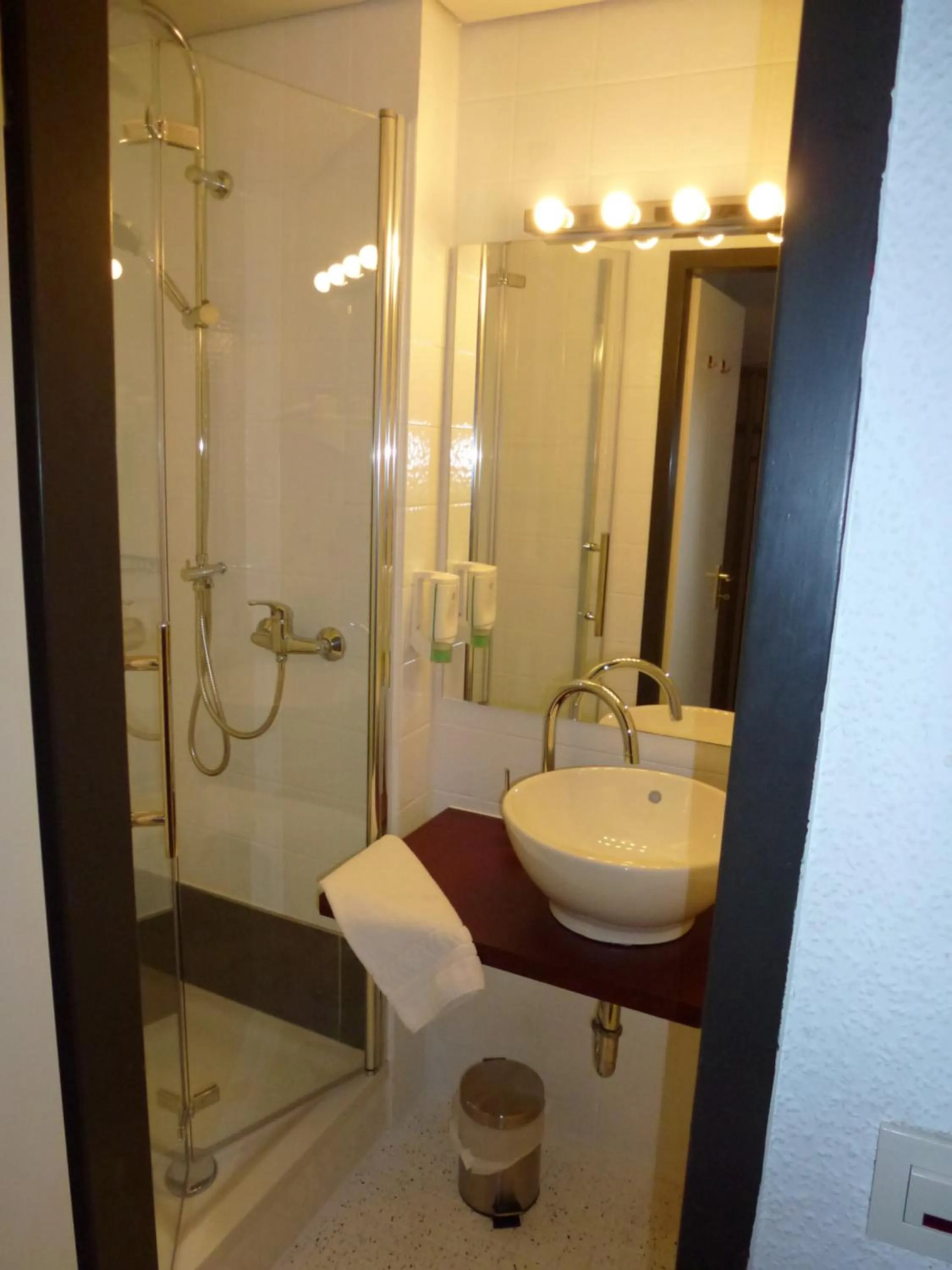 Bathroom in Hotel Wildunger Hof mit Gemeinschaftsküche