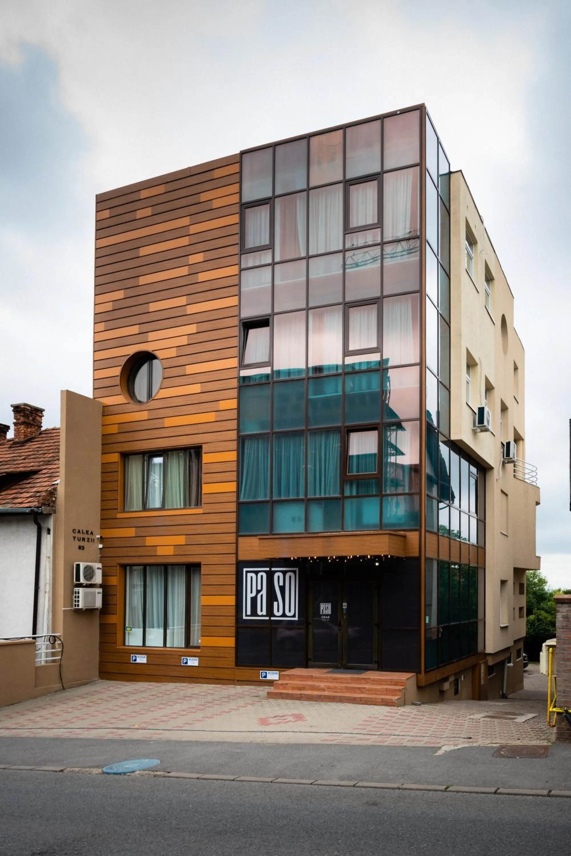 Facade/entrance in Hotel PASO