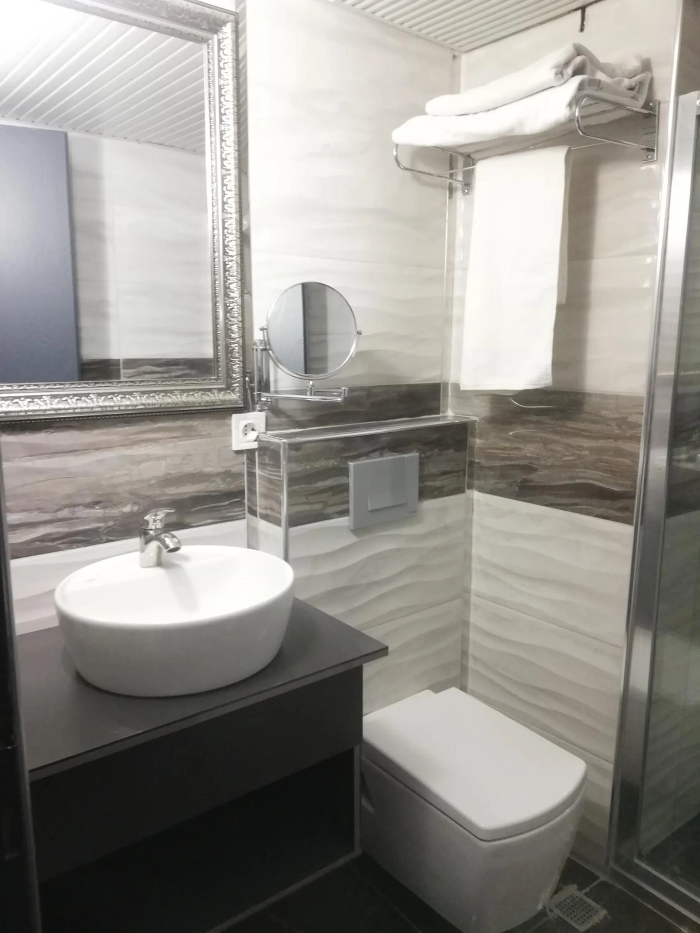 Bathroom in Ünaten otel