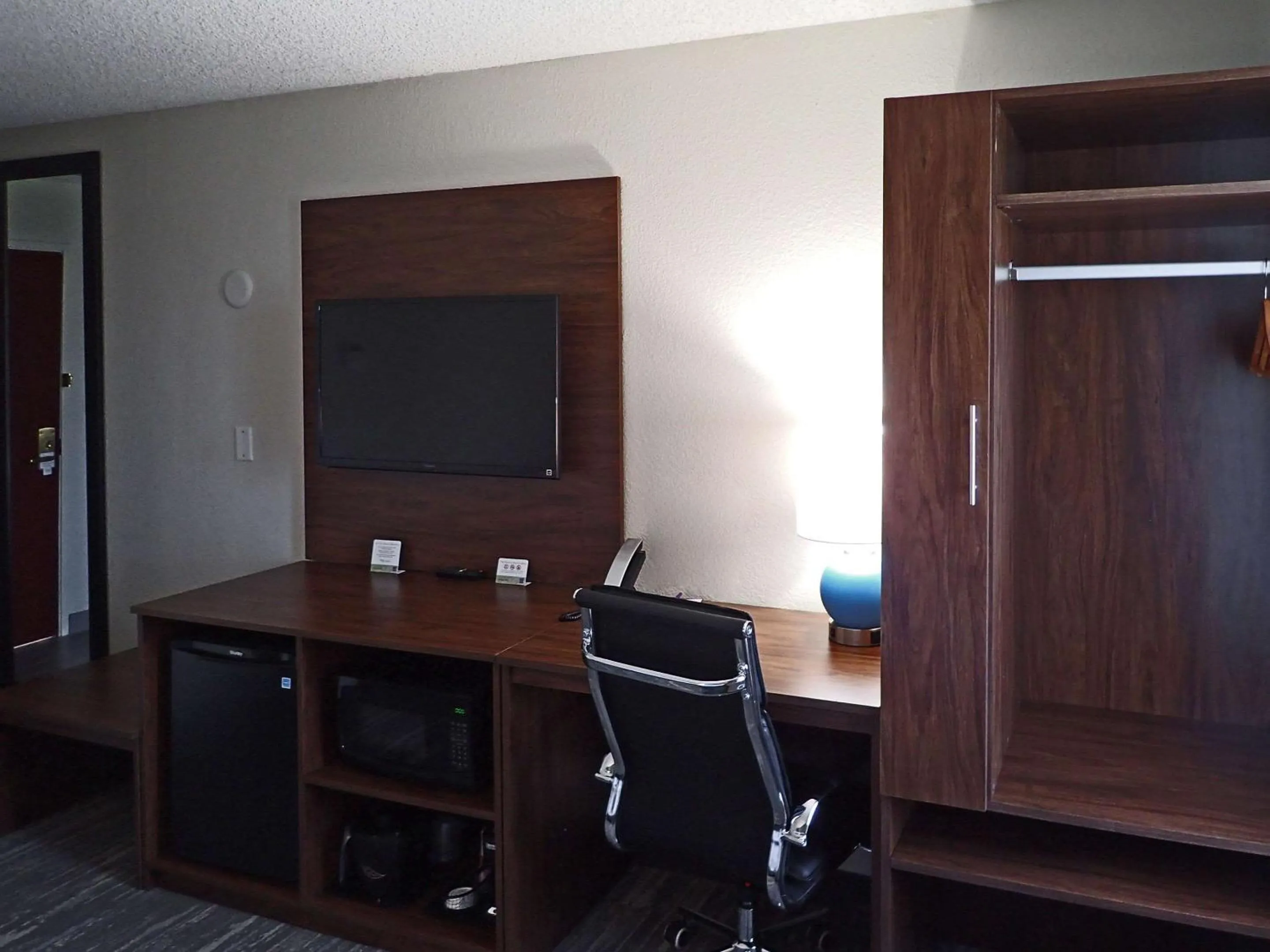 Bedroom in Sleep Inn & Suites California MD