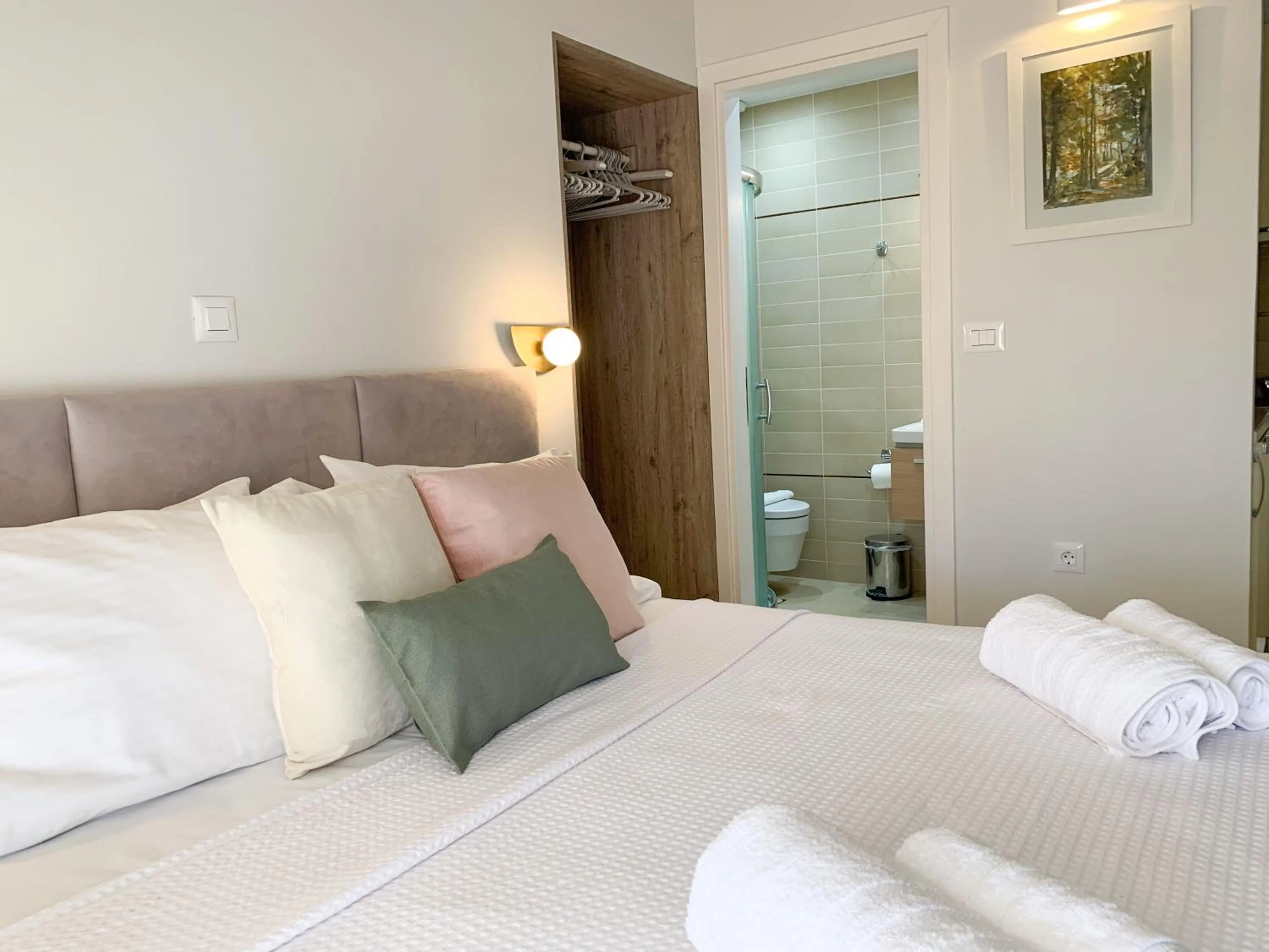 Bathroom, Bed in Rouchotas Apartments