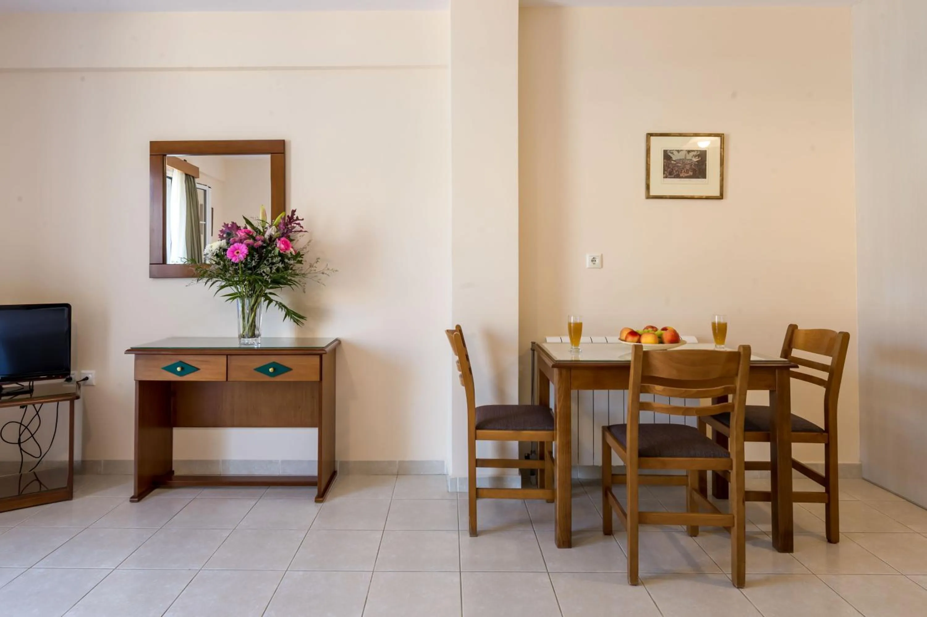 TV and multimedia in Rouchotas Apartments