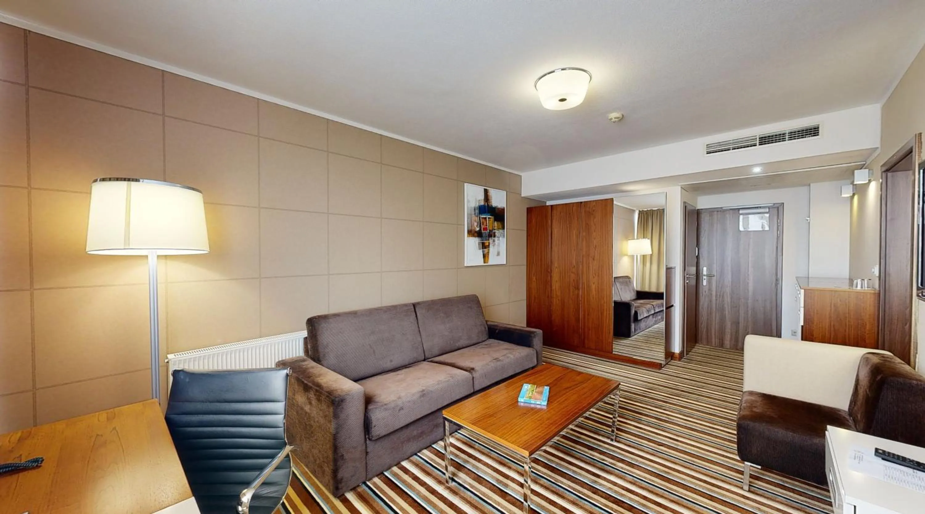 TV and multimedia in Business Hotel Astrum Laus